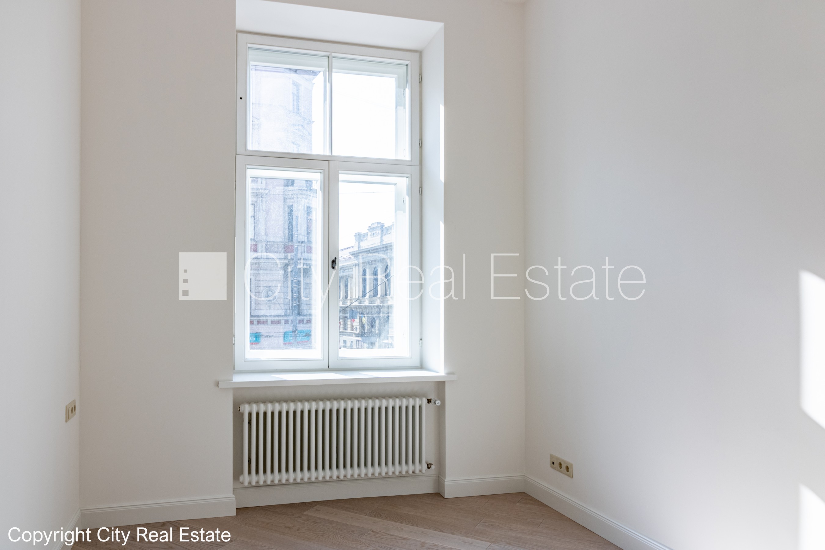 Sludinājumi. Fasādes māja, renovēta māja, slēgts pagalms, ieeja no ielas un pagalma, ir lifts, kāpņu telpa pēc Cena: 378000 EUR Foto #6