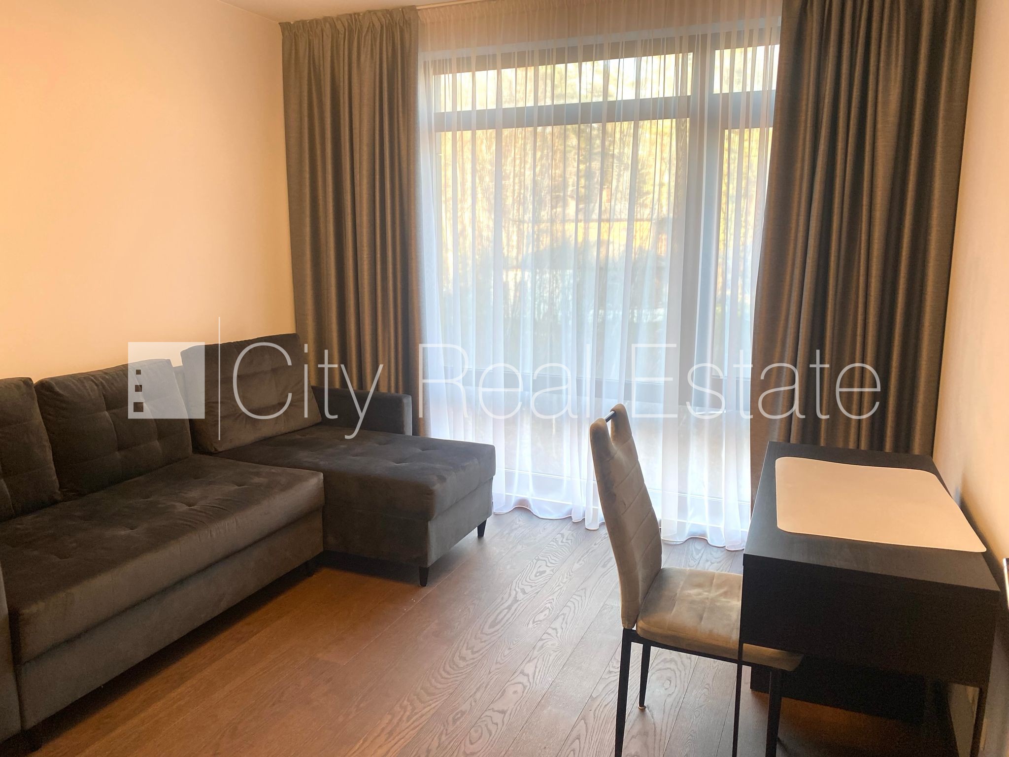 Sludinājumi. Labiekārtots apzaļumots pagalms, slēgts pagalms, vieta automašīnai, terase, guļamistabu skaits 2 Cena: 750 EUR/mēn Foto #7