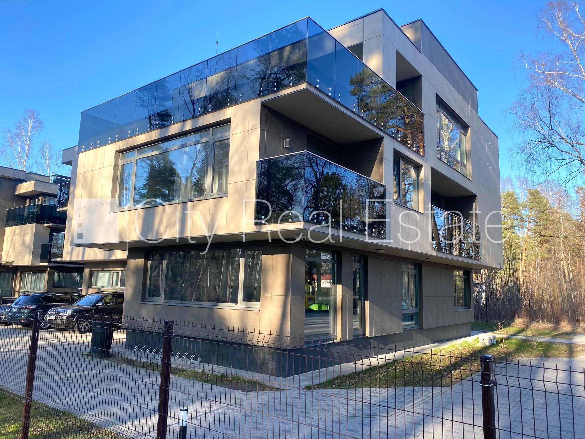 Sludinājumi. Labiekārtots apzaļumots pagalms, slēgts pagalms, vieta automašīnai, terase, guļamistabu skaits 2 Cena: 750 EUR/mēn Foto #10