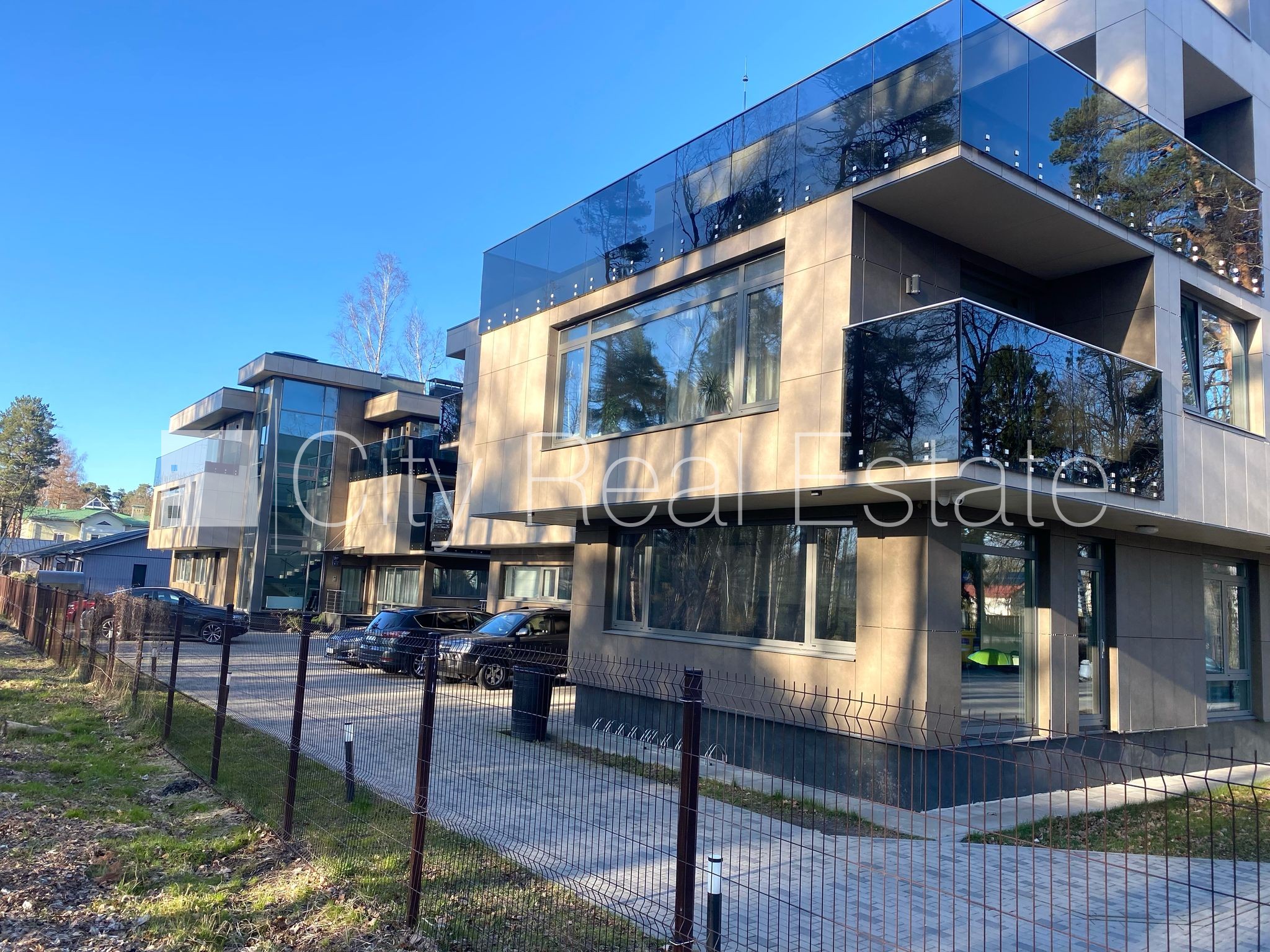 Sludinājumi. Labiekārtots apzaļumots pagalms, slēgts pagalms, vieta automašīnai, terase, guļamistabu skaits 2 Cena: 750 EUR/mēn Foto #11