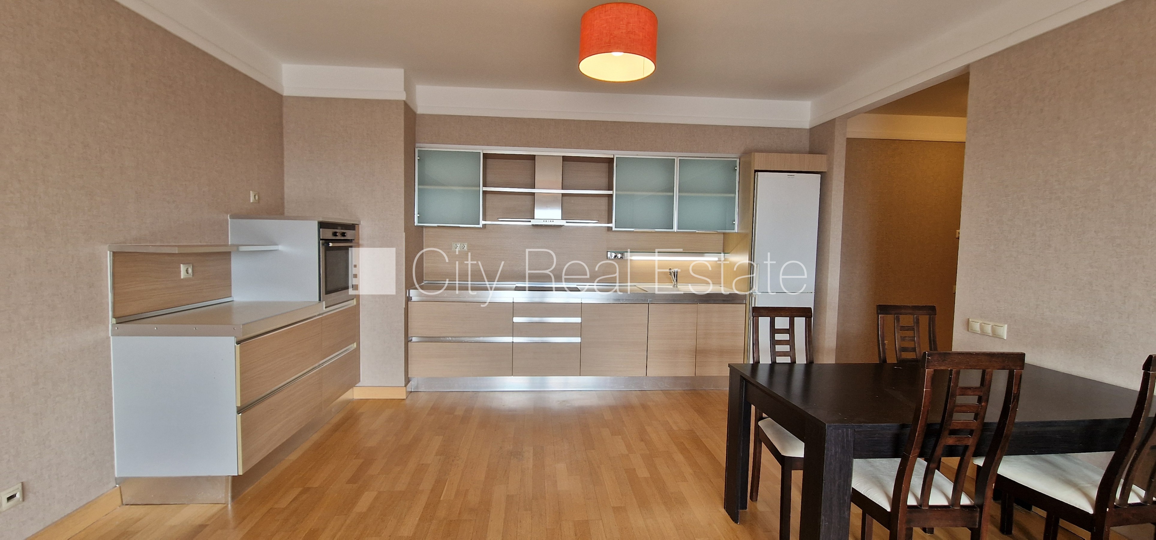 Sludinājumi. Projekts - Panorama Plaza, jaunceltne, teritorijas iebrauktuves vārti aprīkoti ar automatizētu Cena: 850 EUR/mēn Foto #4