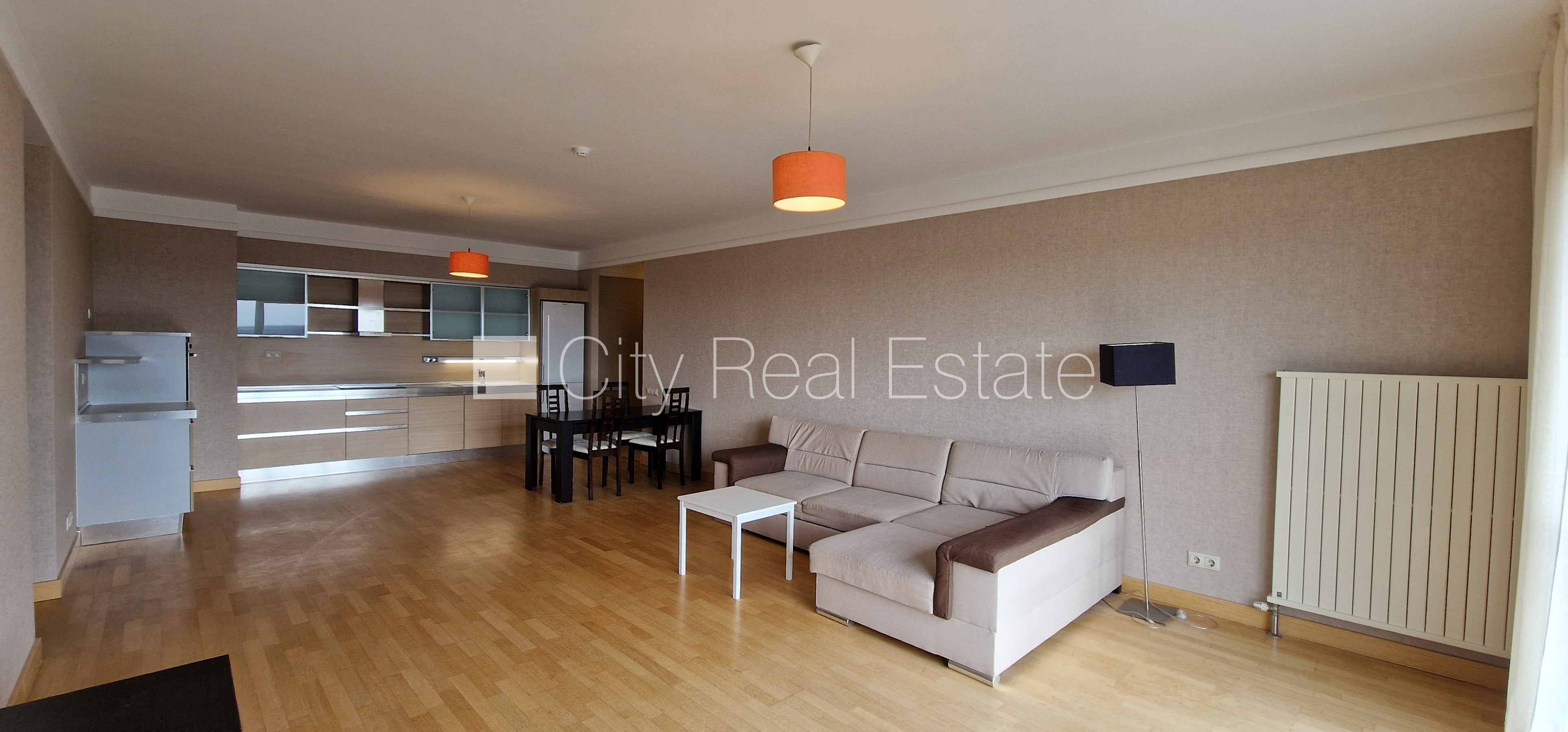 Sludinājumi. Projekts - Panorama Plaza, jaunceltne, teritorijas iebrauktuves vārti aprīkoti ar automatizētu Cena: 850 EUR/mēn Foto #1