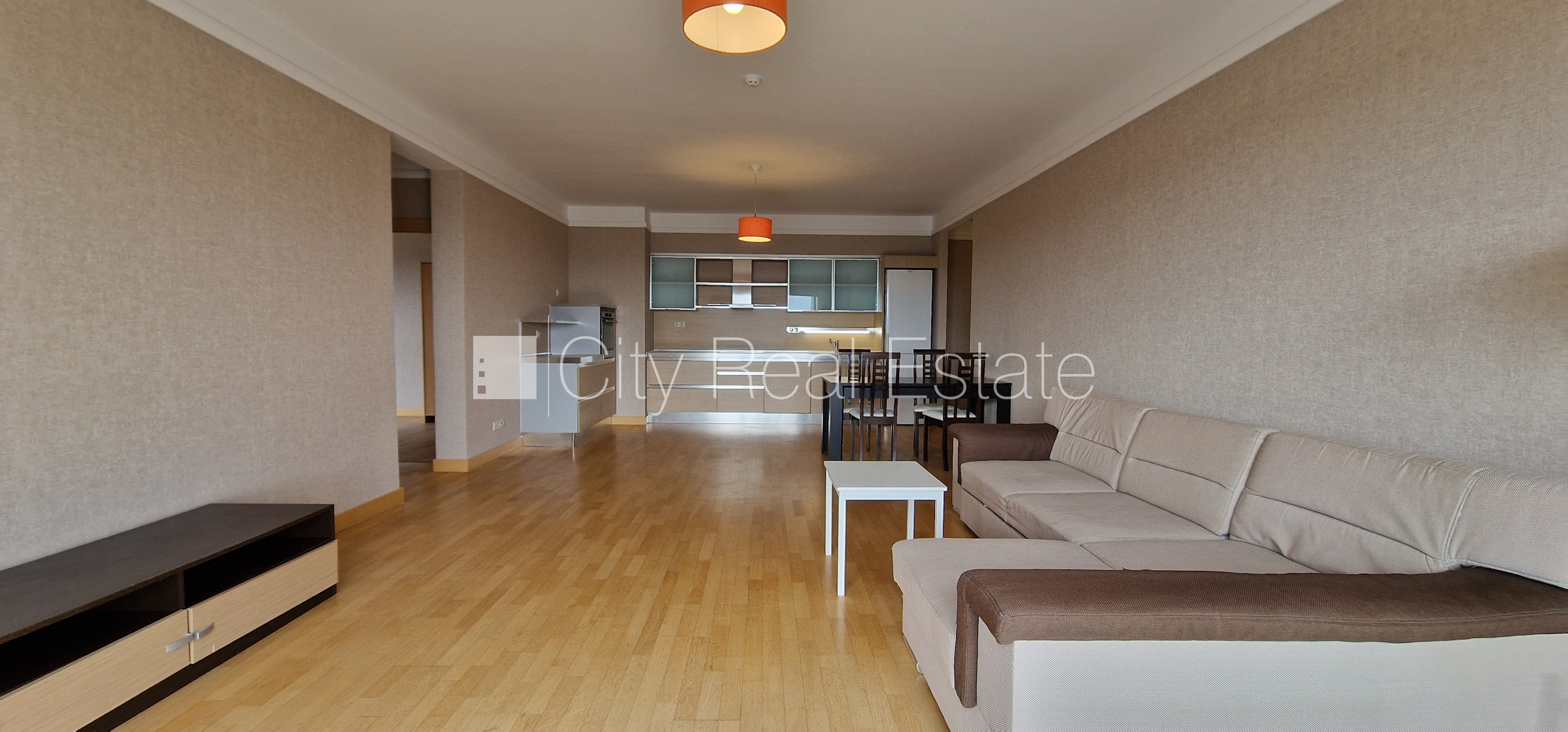 Sludinājumi. Projekts - Panorama Plaza, jaunceltne, teritorijas iebrauktuves vārti aprīkoti ar automatizētu Cena: 850 EUR/mēn Foto #3