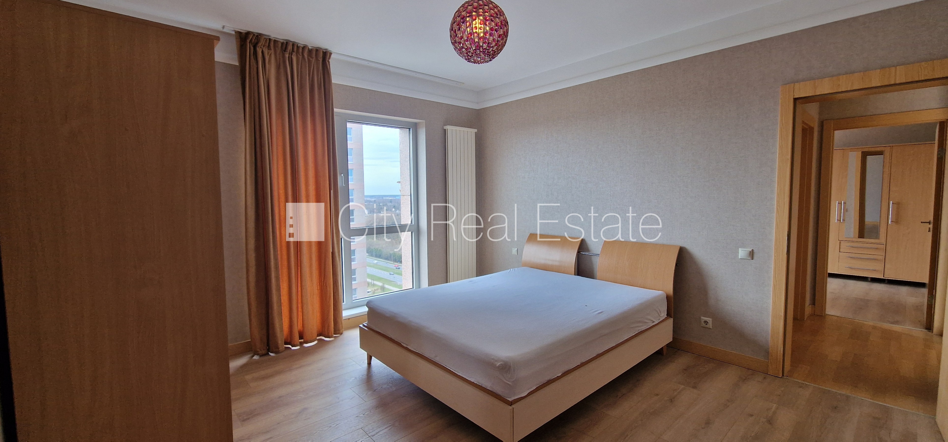 Sludinājumi. Projekts - Panorama Plaza, jaunceltne, teritorijas iebrauktuves vārti aprīkoti ar automatizētu Cena: 850 EUR/mēn Foto #7