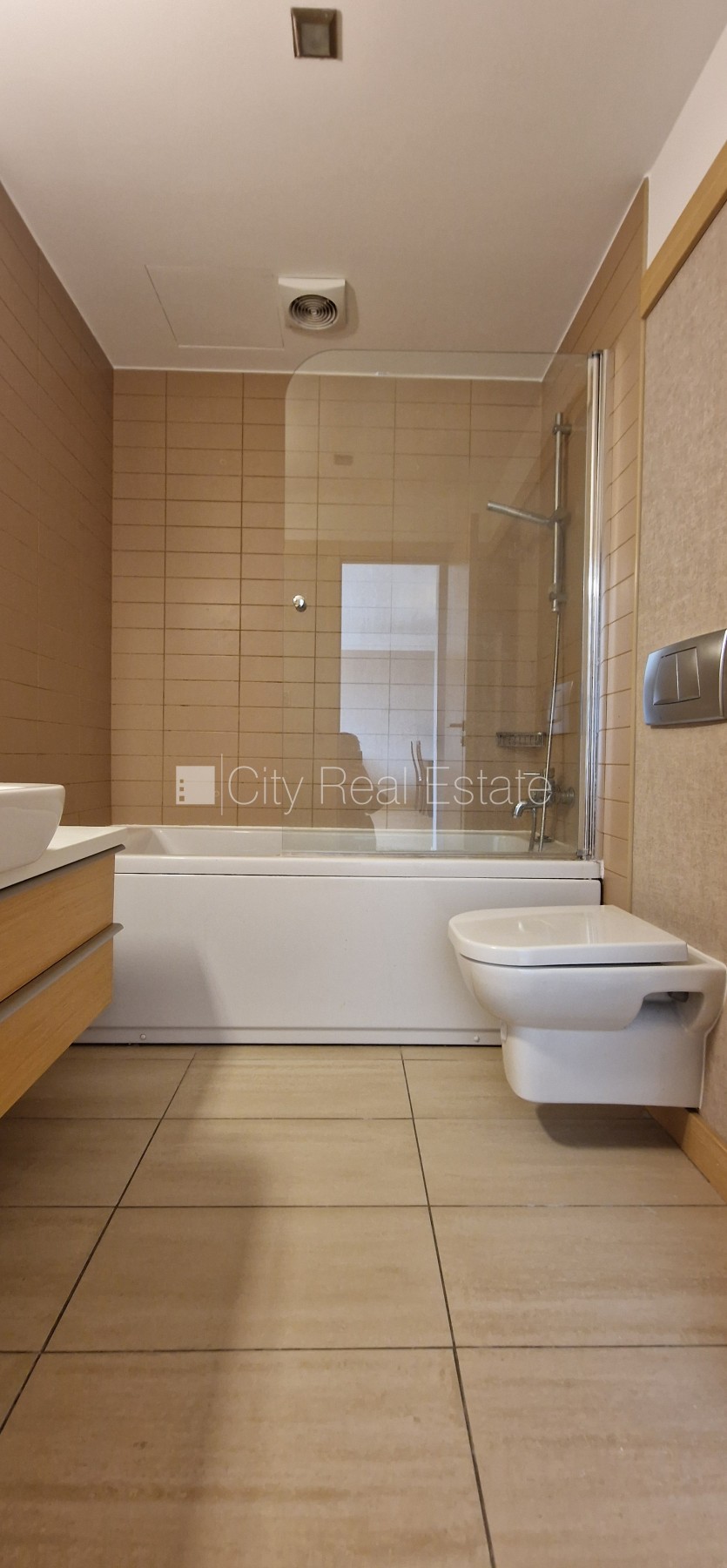 Sludinājumi. Projekts - Panorama Plaza, jaunceltne, teritorijas iebrauktuves vārti aprīkoti ar automatizētu Cena: 850 EUR/mēn Foto #11