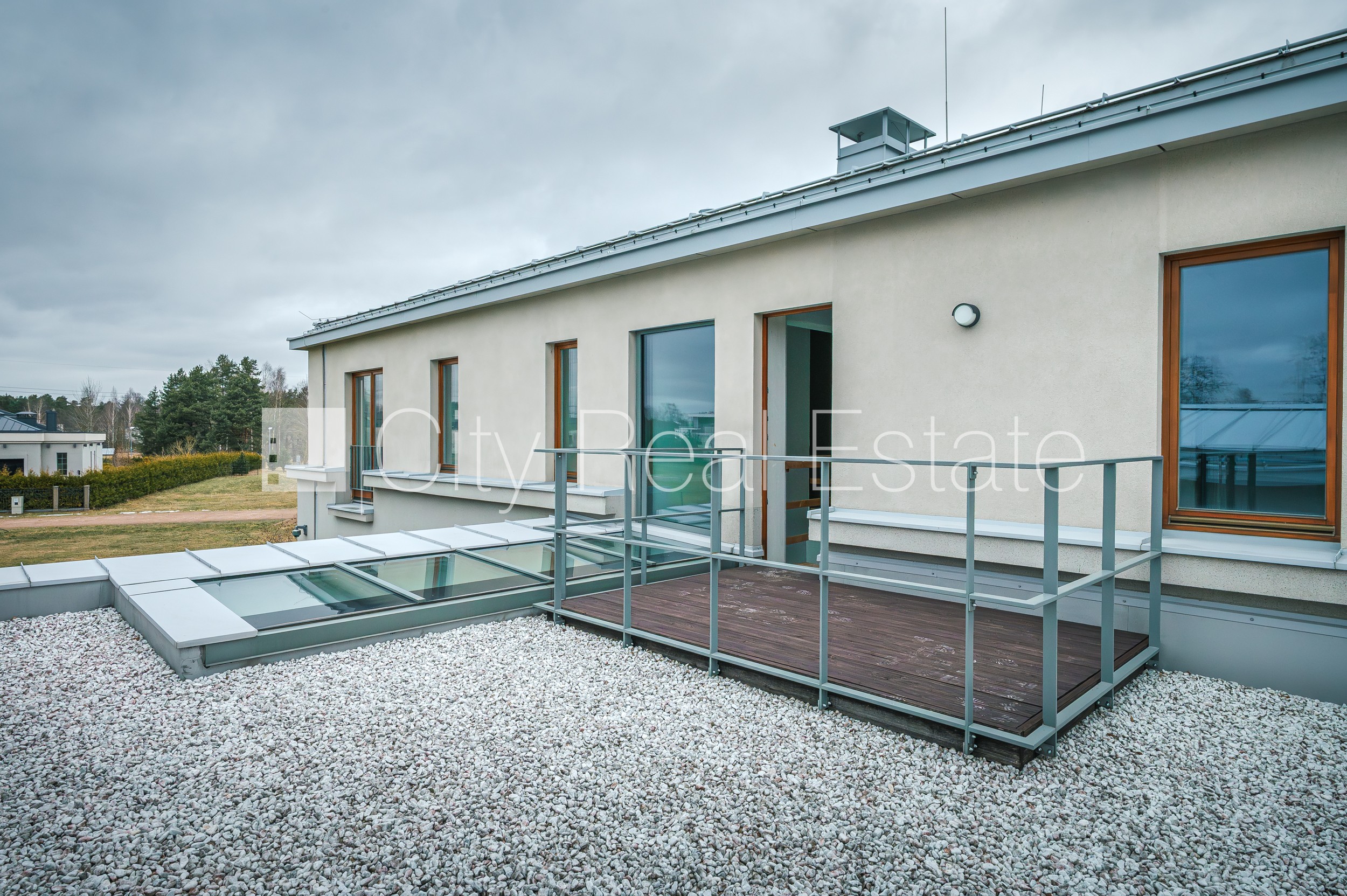 Sludinājumi. Privātmāja, labiekārtota apzaļumota teritorija, bruģēts piebraucamais ceļš, slēgta teritorija, Cena: 992000 EUR Foto #19