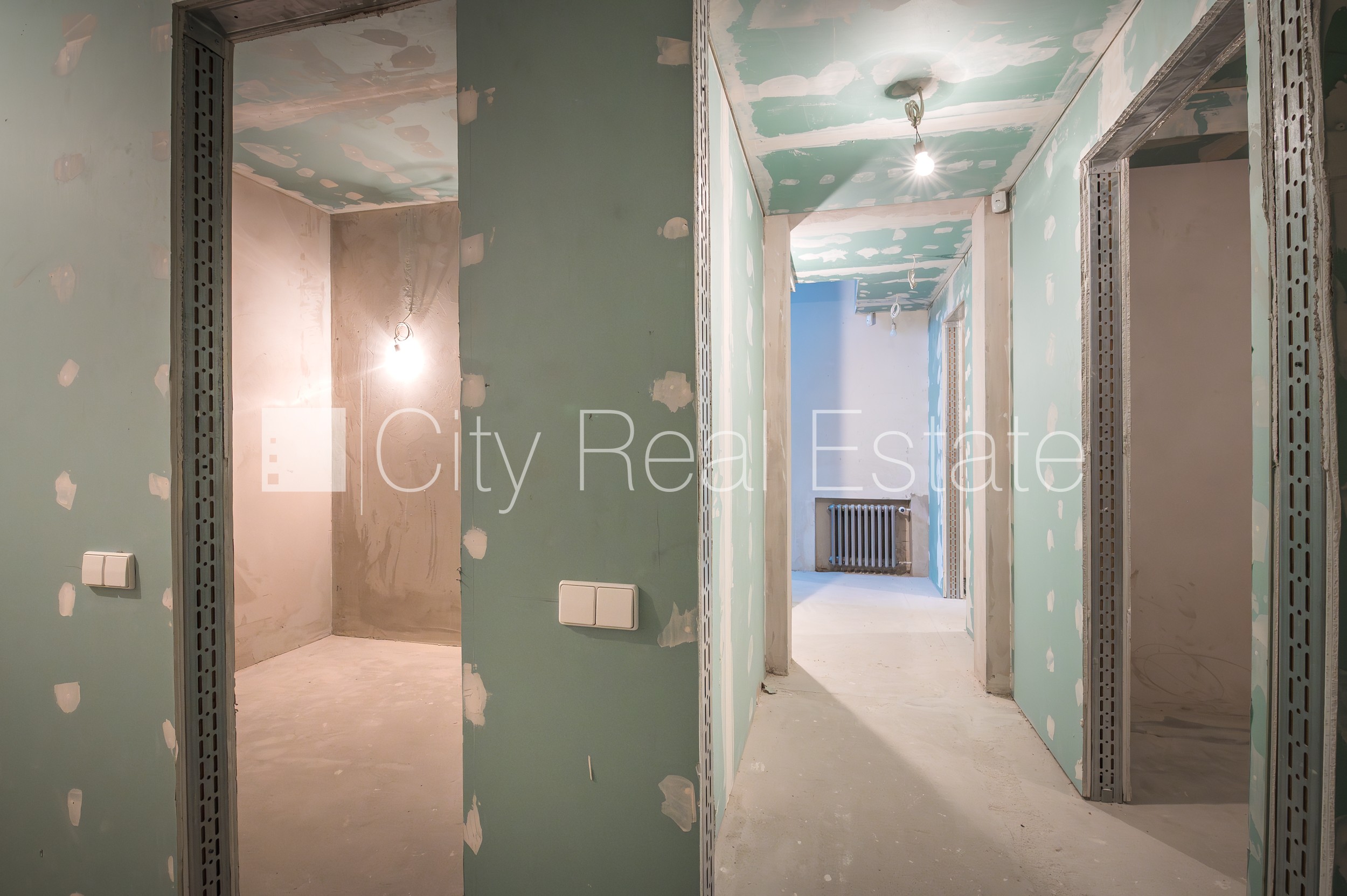 Sludinājumi. Privātmāja, labiekārtota apzaļumota teritorija, bruģēts piebraucamais ceļš, slēgta teritorija, Cena: 992000 EUR Foto #22