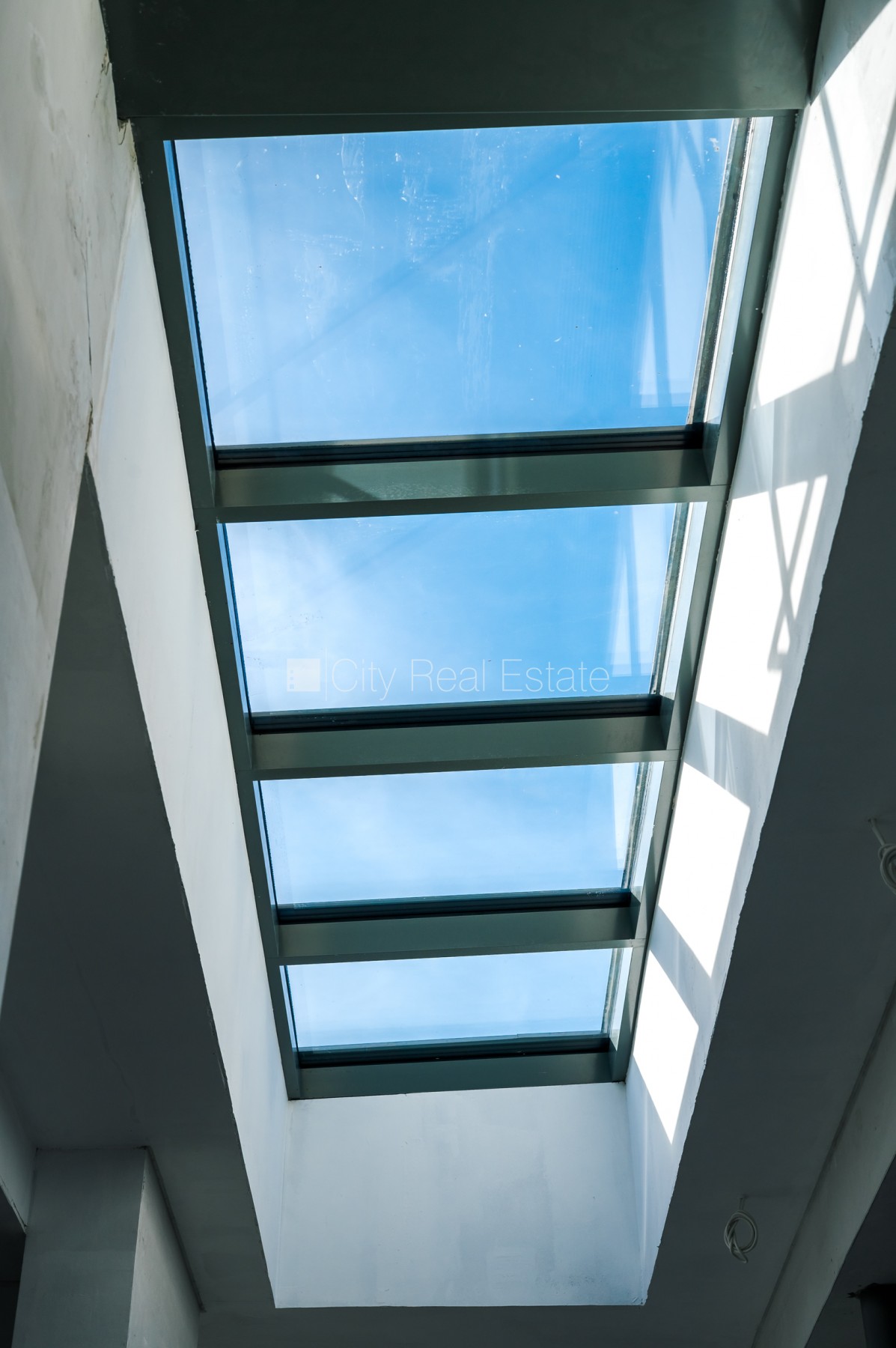 Sludinājumi. Privātmāja, labiekārtota apzaļumota teritorija, bruģēts piebraucamais ceļš, slēgta teritorija, Cena: 992000 EUR Foto #23