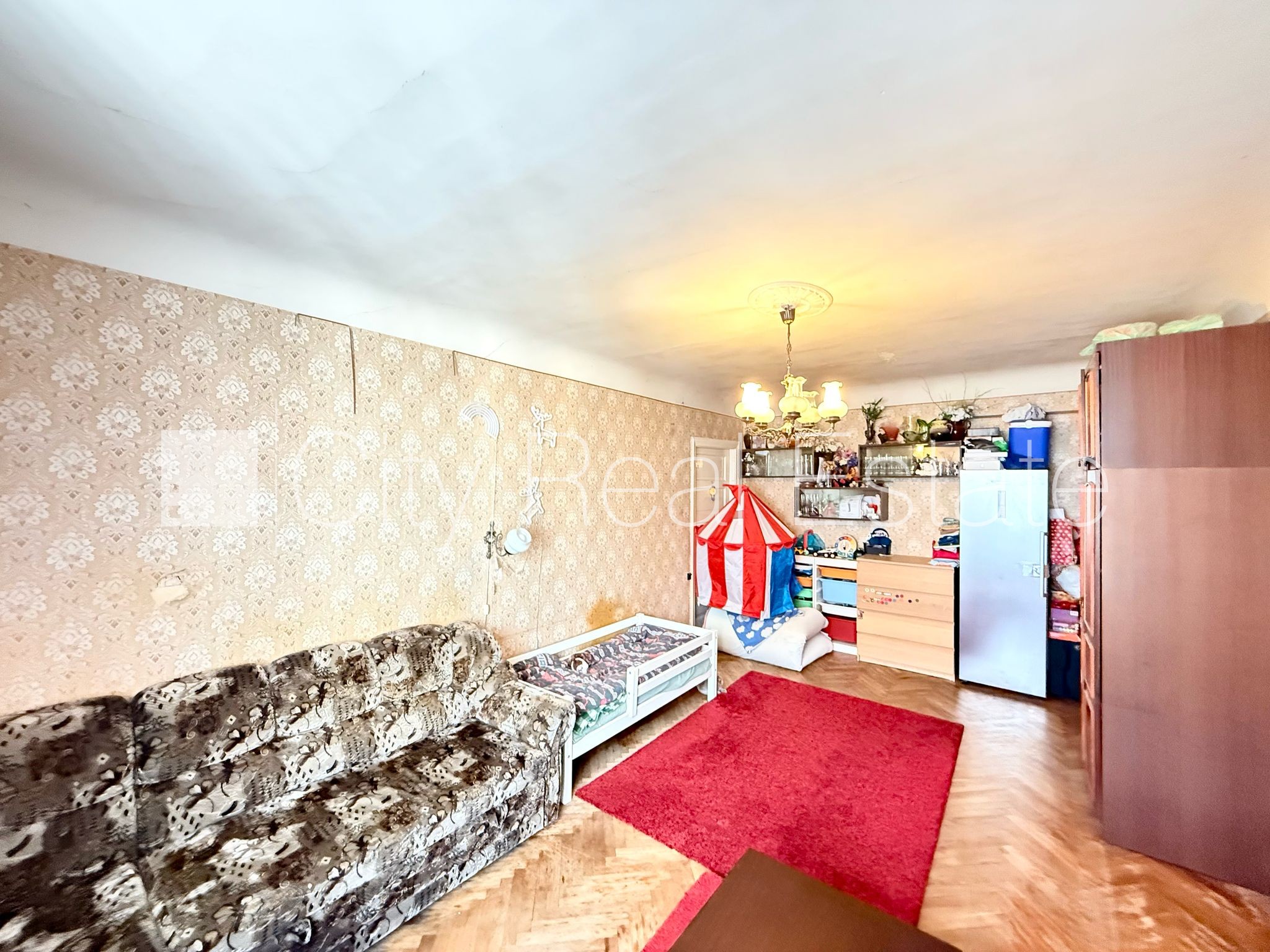 Sludinājumi. Fasādes māja, renovēta māja, labiekārtota apzaļumota teritorija, slēgts pagalms, ieeja no ielas, ir Cena: 139000 EUR Foto #4