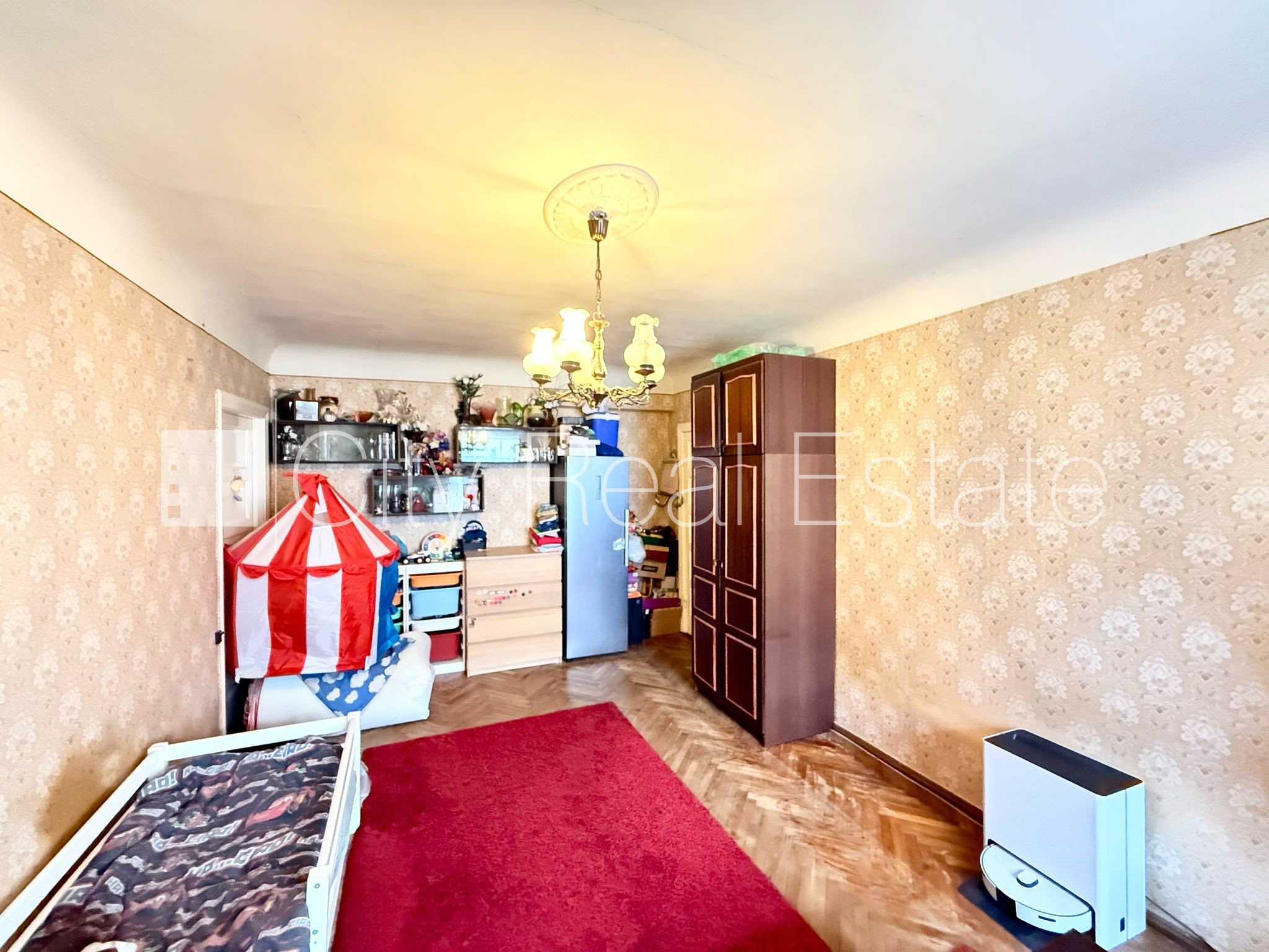 Sludinājumi. Fasādes māja, renovēta māja, labiekārtota apzaļumota teritorija, slēgts pagalms, ieeja no ielas, ir Cena: 139000 EUR Foto #5