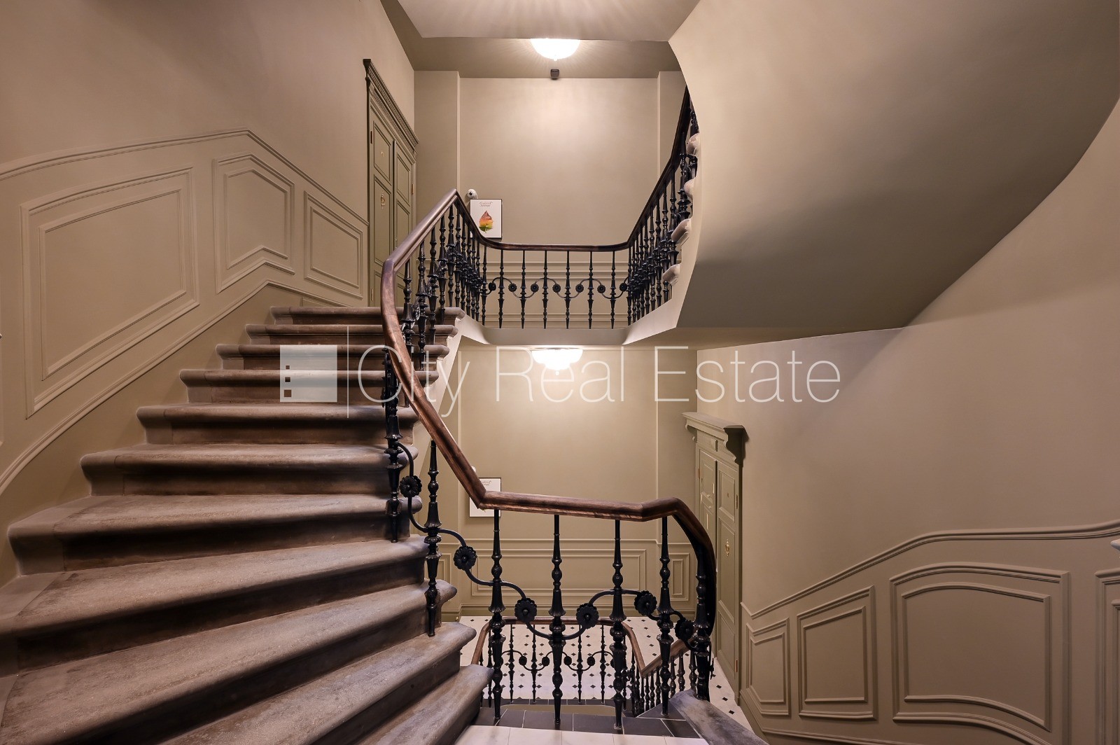 Sludinājumi. Renovēta māja, labiekārtots apzaļumots pagalms, slēgts pagalms, viena istaba izolēta, studio tipa, Cena: 155000 EUR Foto #11