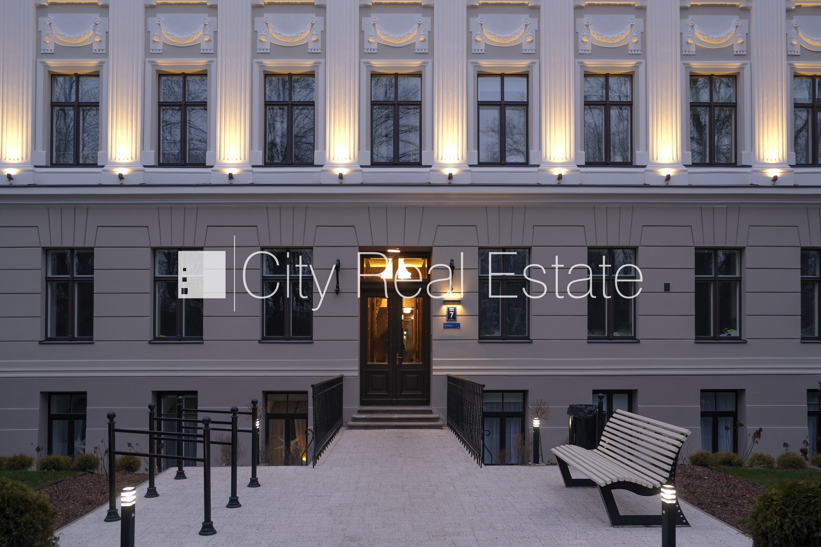 Sludinājumi. Renovēta māja, labiekārtots apzaļumots pagalms, slēgts pagalms, viena istaba izolēta, studio tipa, Cena: 155000 EUR Foto #13