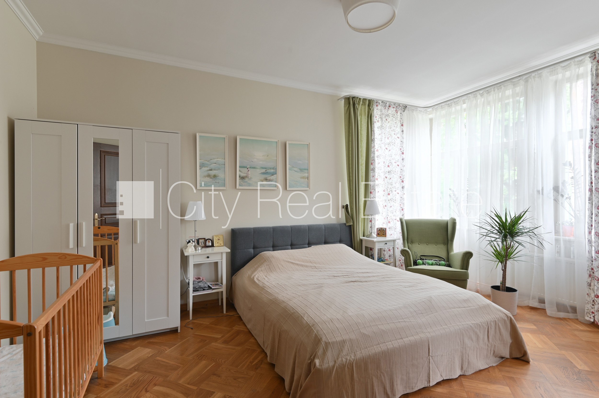 Sludinājumi. Puse mājas, dzīvokļu skaits ēkā  2 gab., zaļā teritorija, iežogota teritorija ar metāla sētu, Cena: 2500 EUR/mēn Foto #9