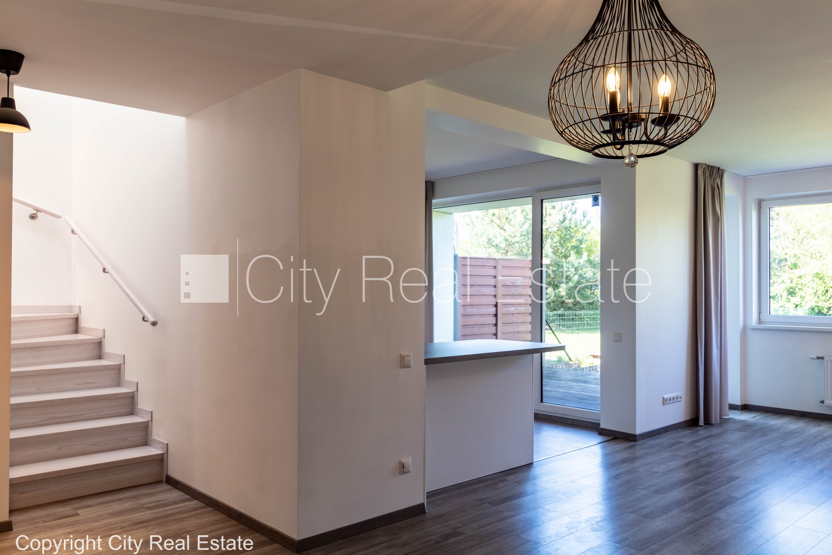 Sludinājumi. Jaunceltne, zaļā teritorija, vieta vairākām automašīnām, apsargāta teritorija, pirmais stāvs ar Cena: 400000 EUR Foto #9