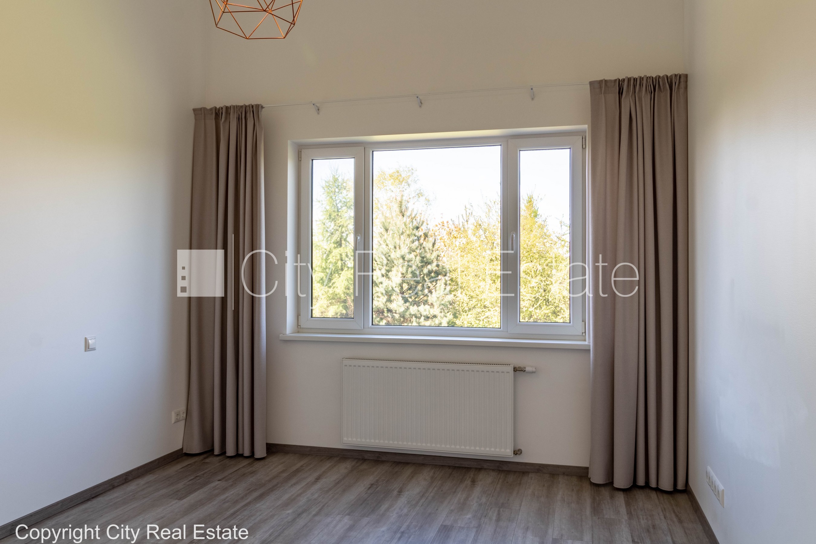 Sludinājumi. Jaunceltne, zaļā teritorija, vieta vairākām automašīnām, apsargāta teritorija, pirmais stāvs ar Cena: 400000 EUR Foto #17