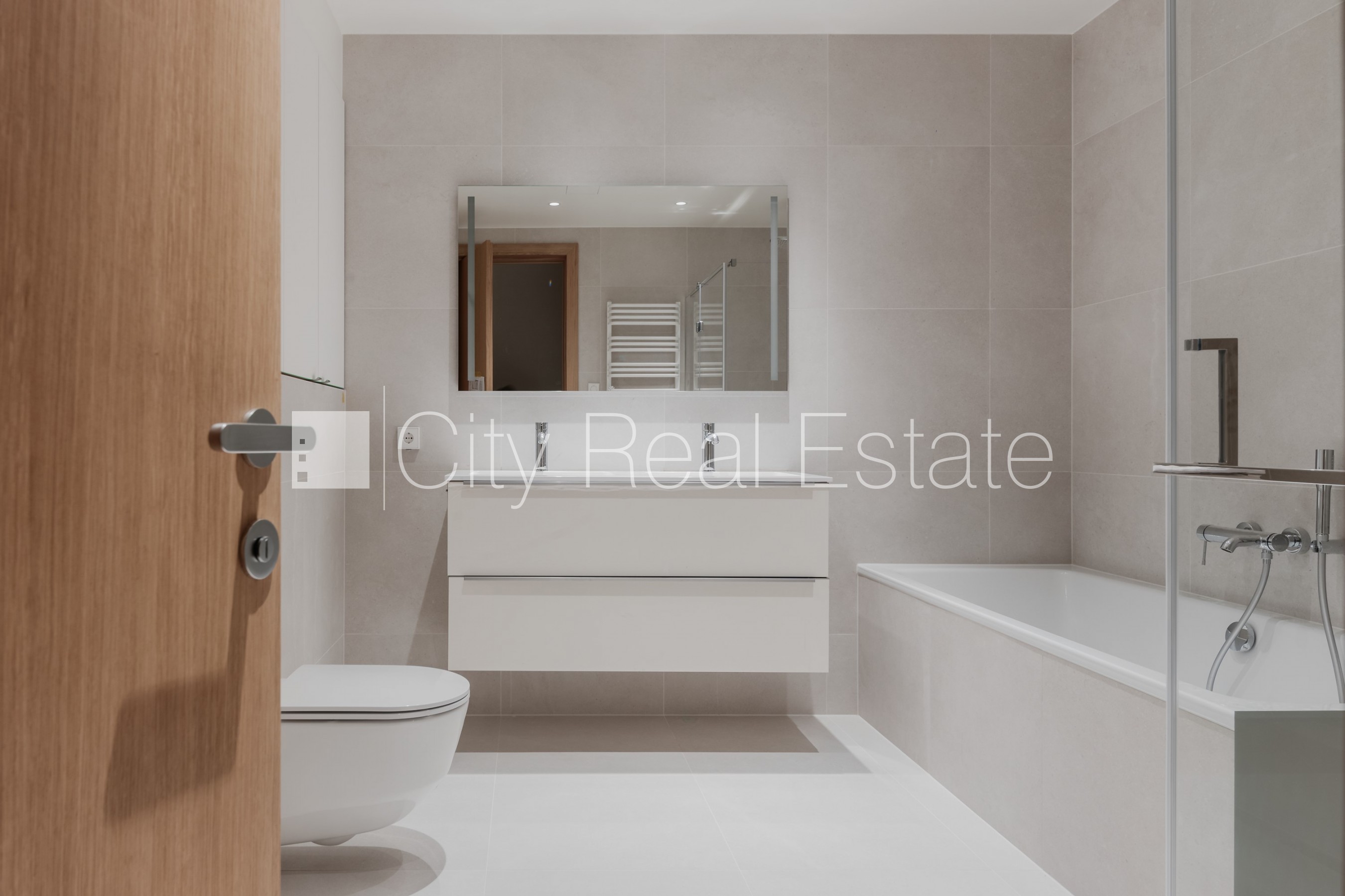 Sludinājumi. Fasādes māja, renovēta māja, energo efektīva māja, slēgts pagalms, iespēja nomāt autostāvvietu, Cena: 3110 EUR/mēn Foto #4