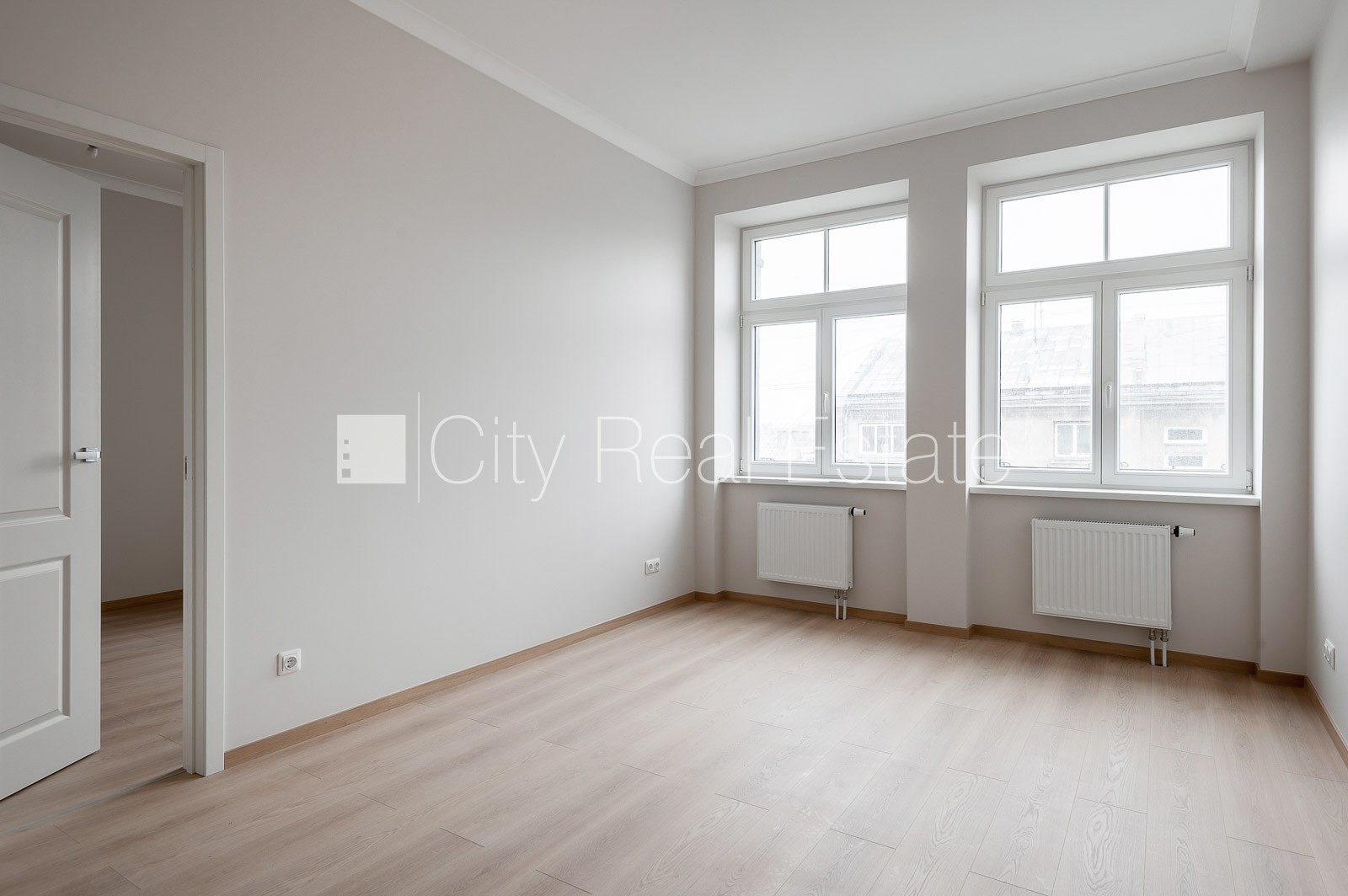 Sludinājumi. Zeme īpašumā, fasādes māja, renovēta māja, slēgts pagalms, iespēja nomāt autostāvvietu, ieeja no Cena: 106000 EUR Foto #2