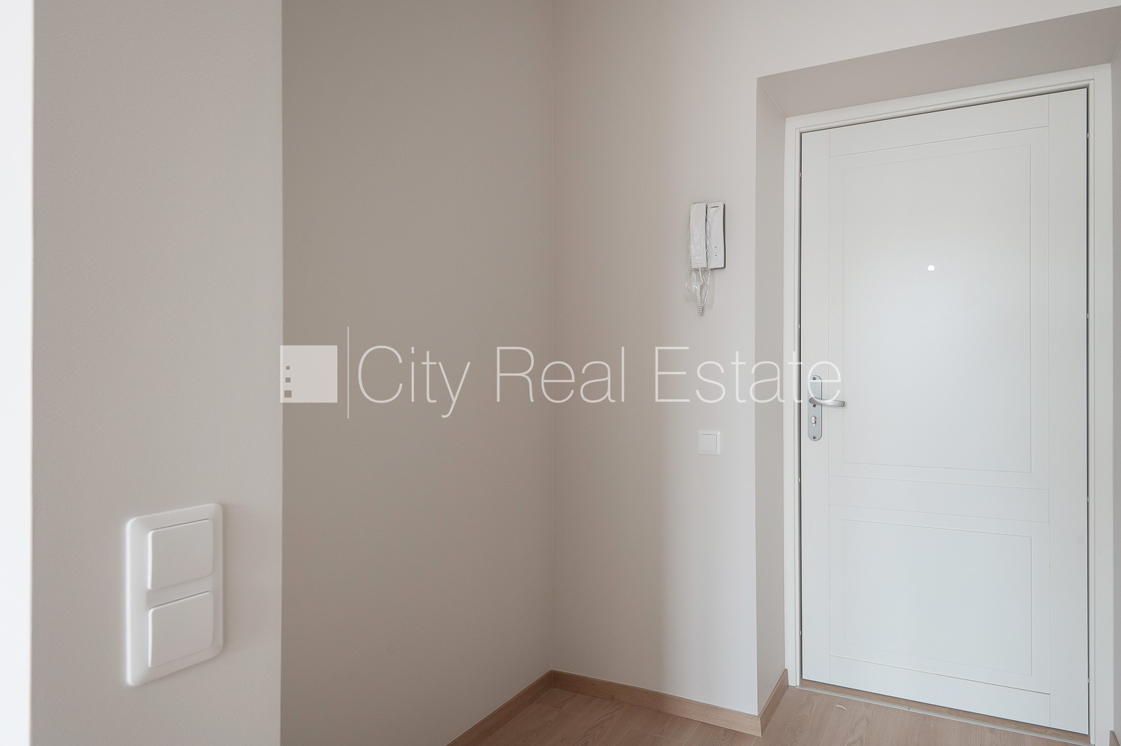 Sludinājumi. Zeme īpašumā, fasādes māja, renovēta māja, slēgts pagalms, iespēja nomāt autostāvvietu, ieeja no Cena: 106000 EUR Foto #7