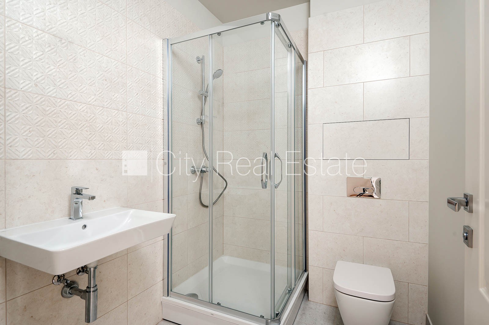 Sludinājumi. Zeme īpašumā, fasādes māja, renovēta māja, slēgts pagalms, iespēja nomāt autostāvvietu, ieeja no Cena: 106000 EUR Foto #6