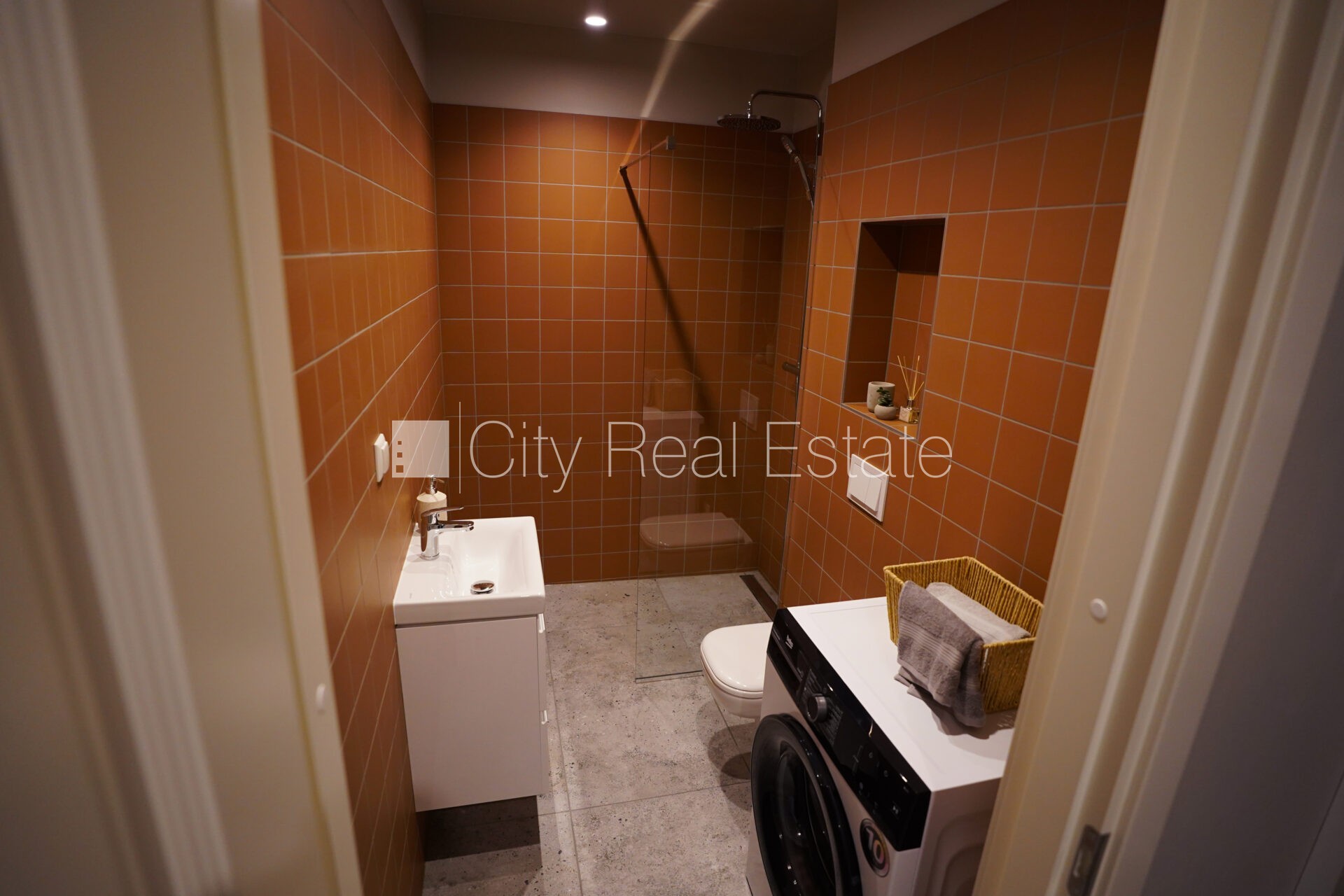 Sludinājumi. Jaunceltne, dzīvokļu skaits ēkā  4 gab., viena kvadrātmetra apsaimniekošanas maksa mēnesī  1 EUR, Cena: 700 EUR/mēn Foto #6