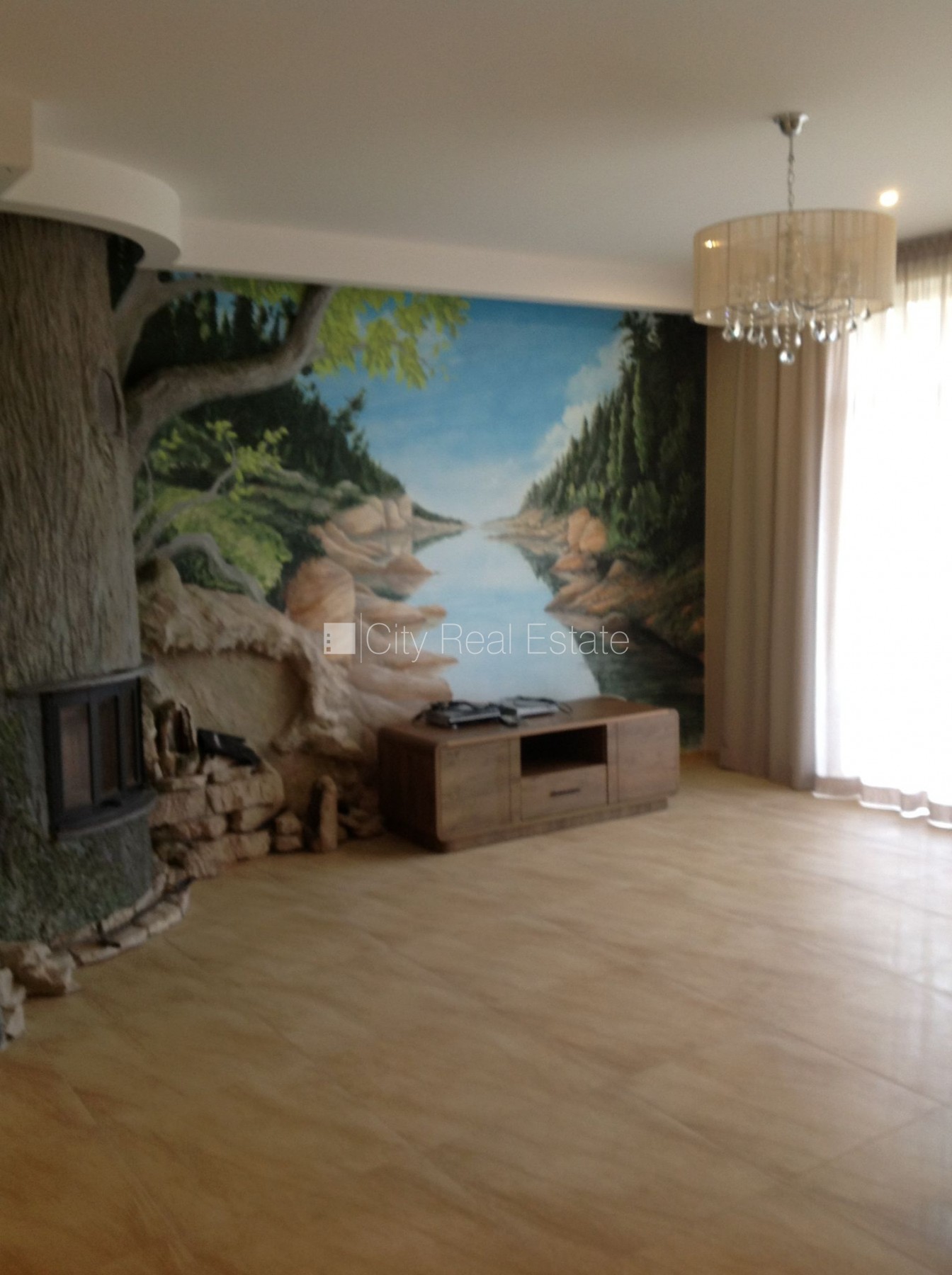 Sludinājumi. Rindu māja, zaļā teritorija, labiekārtots apzaļumots pagalms, slēgta teritorija, garāža vienai Cena: 1150 EUR/mēn Foto #4