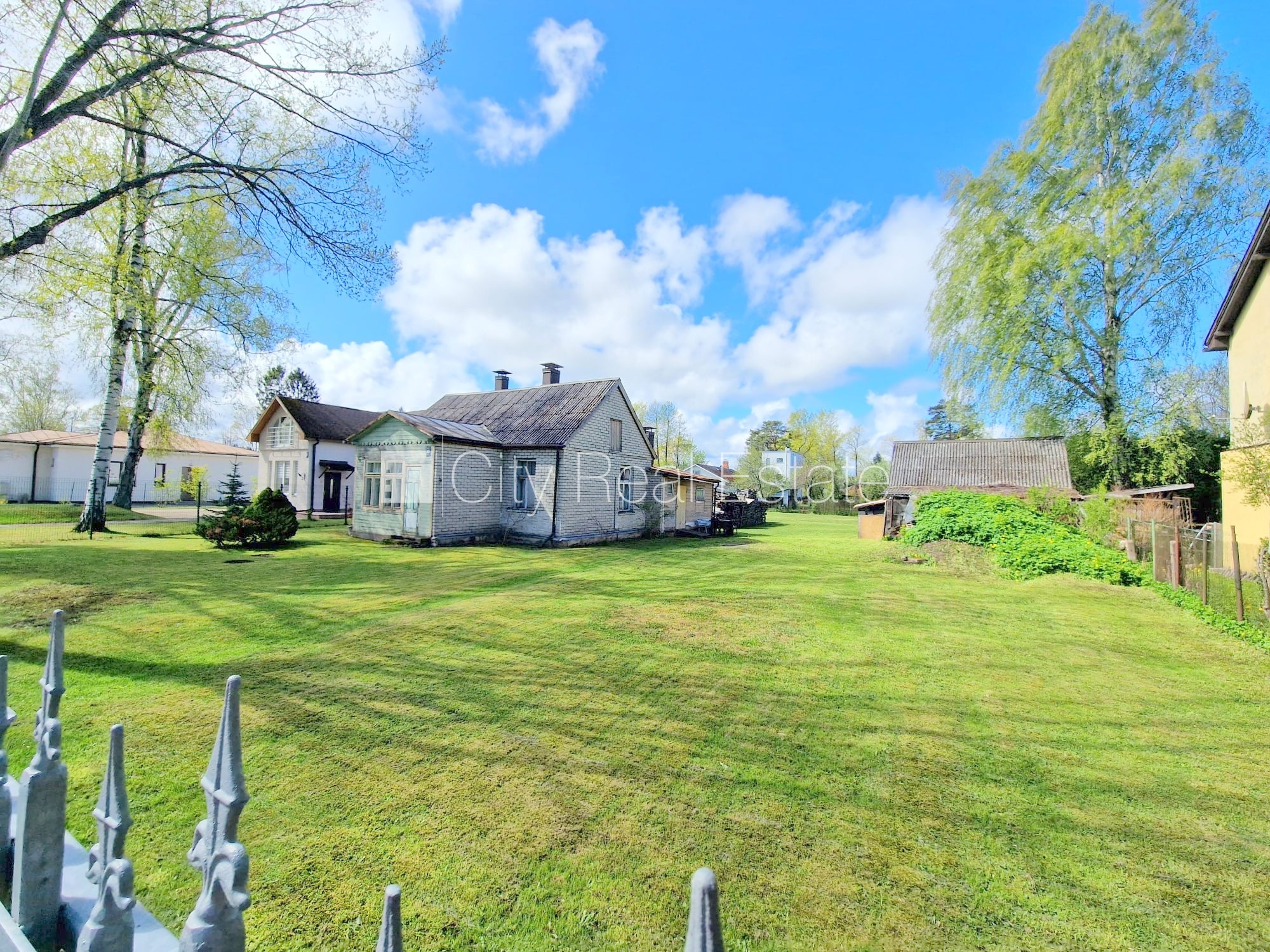 Sludinājumi. Privātmāja, vasarnīca, šīfera jumta segums, ķieģeļu mūra sienas, labiekārtota apzaļumota Cena: 215000 EUR Foto #6