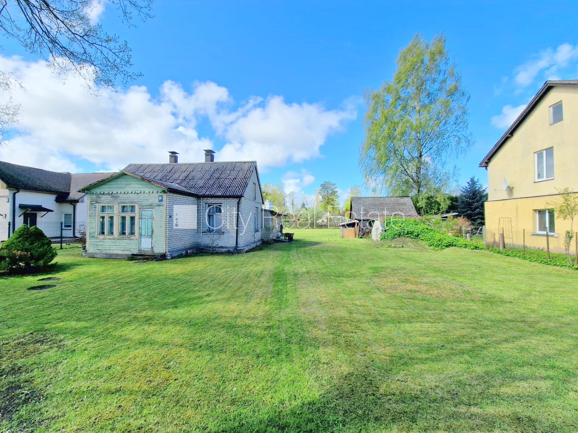 Sludinājumi. Privātmāja, vasarnīca, šīfera jumta segums, ķieģeļu mūra sienas, labiekārtota apzaļumota Cena: 215000 EUR Foto #5