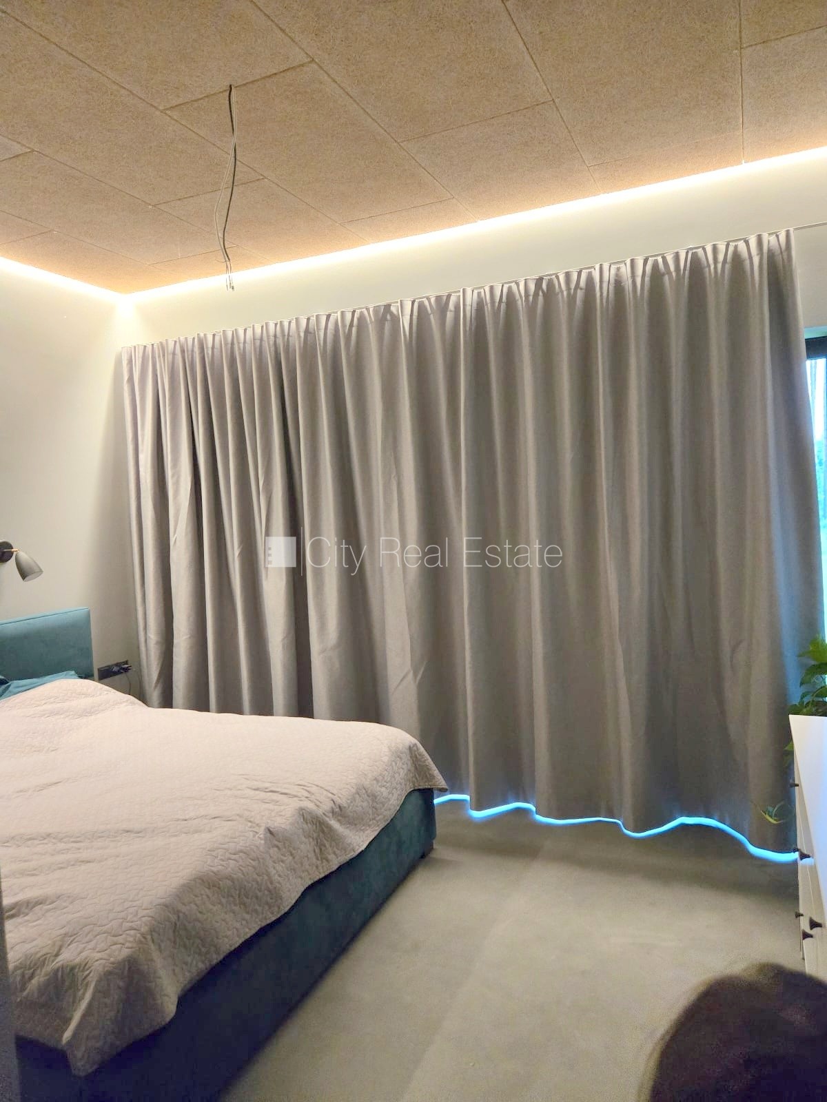 Sludinājumi. Privātmāja, jaunceltne, labiekārtota apzaļumota teritorija, slēgts pagalms, iežogota teritorija, Cena: 2200 EUR/mēn Foto #15