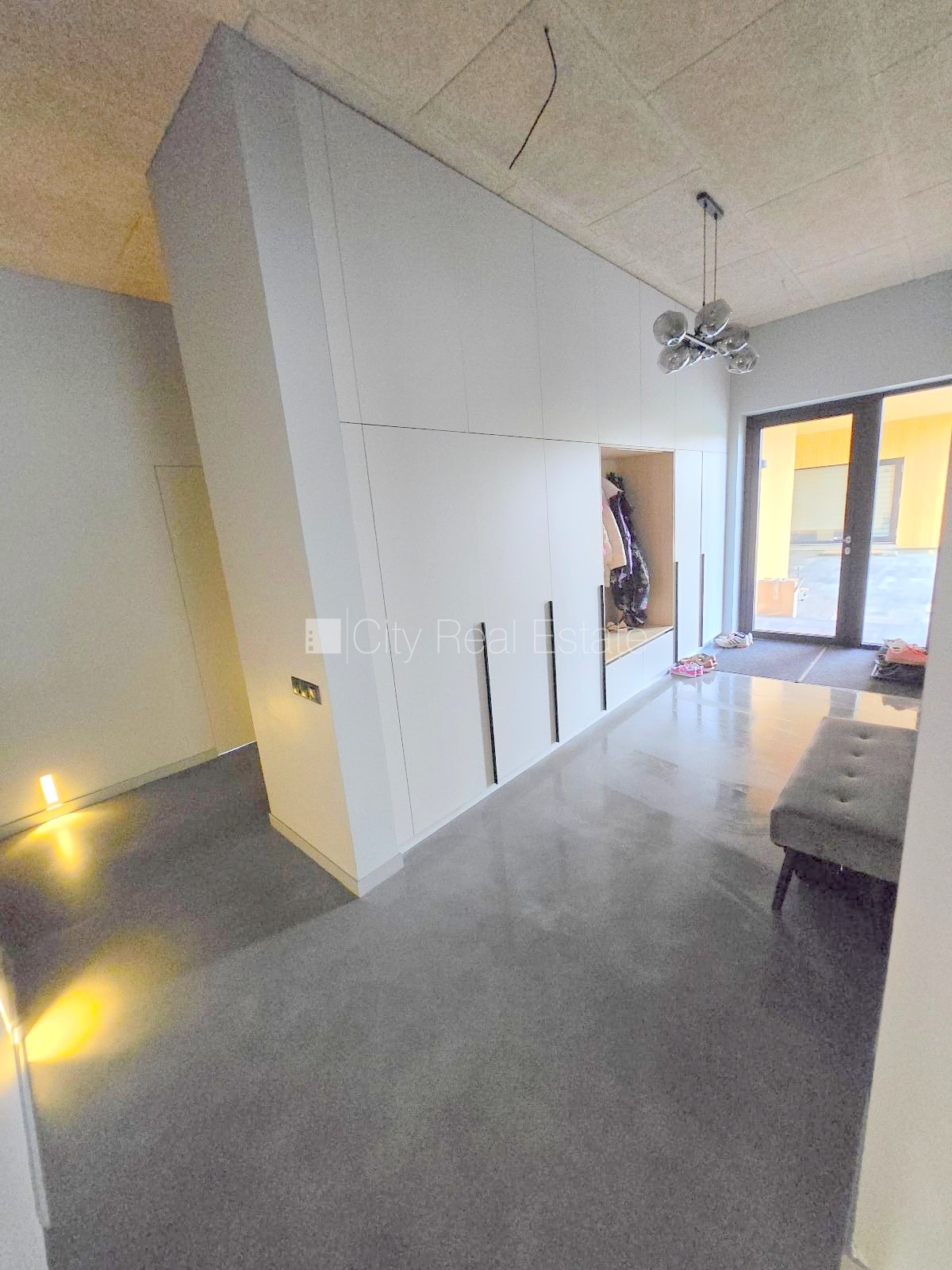 Sludinājumi. Privātmāja, jaunceltne, labiekārtota apzaļumota teritorija, slēgts pagalms, iežogota teritorija, Cena: 2200 EUR/mēn Foto #11