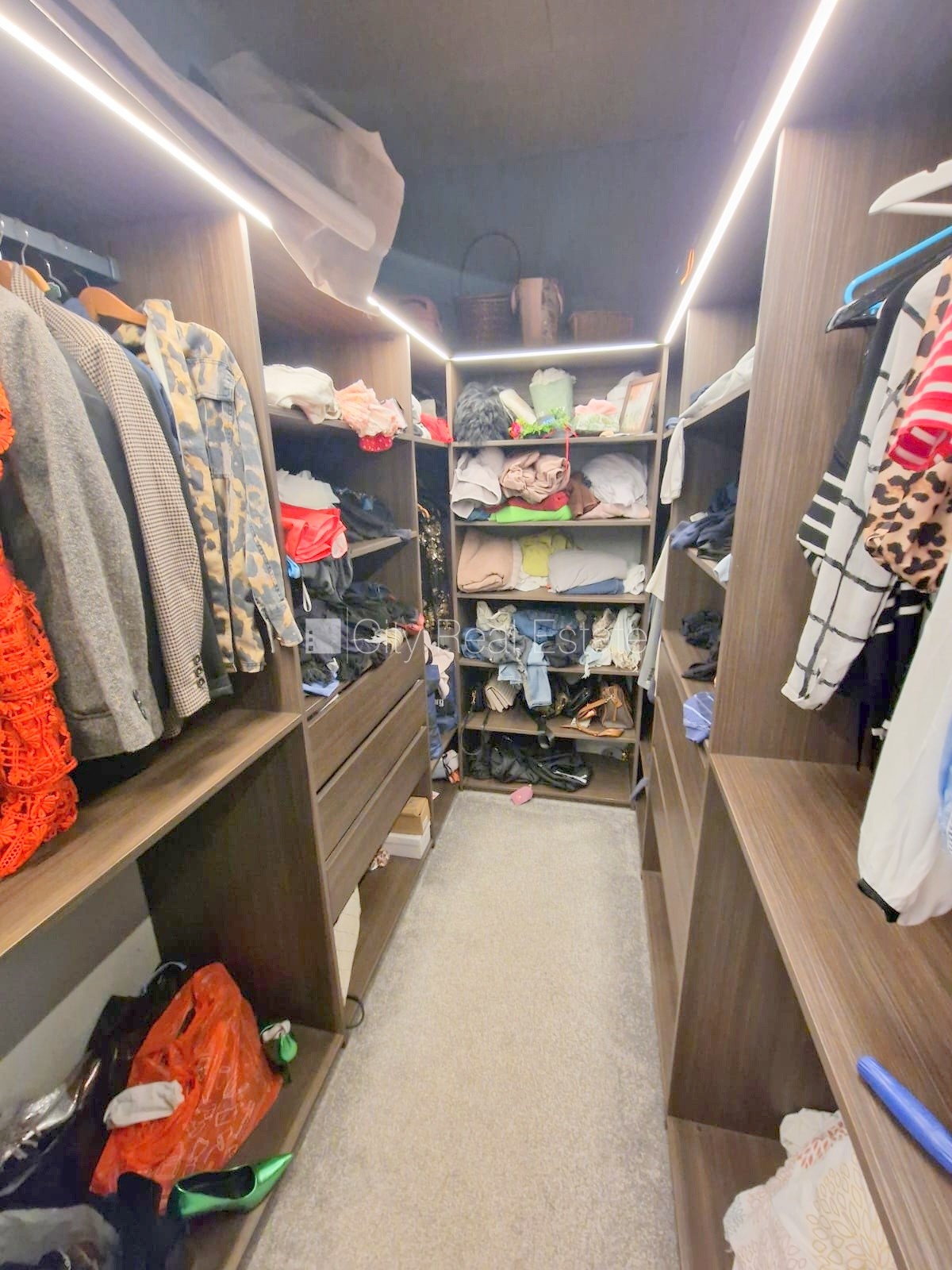 Sludinājumi. Privātmāja, jaunceltne, labiekārtota apzaļumota teritorija, slēgts pagalms, iežogota teritorija, Cena: 2200 EUR/mēn Foto #23