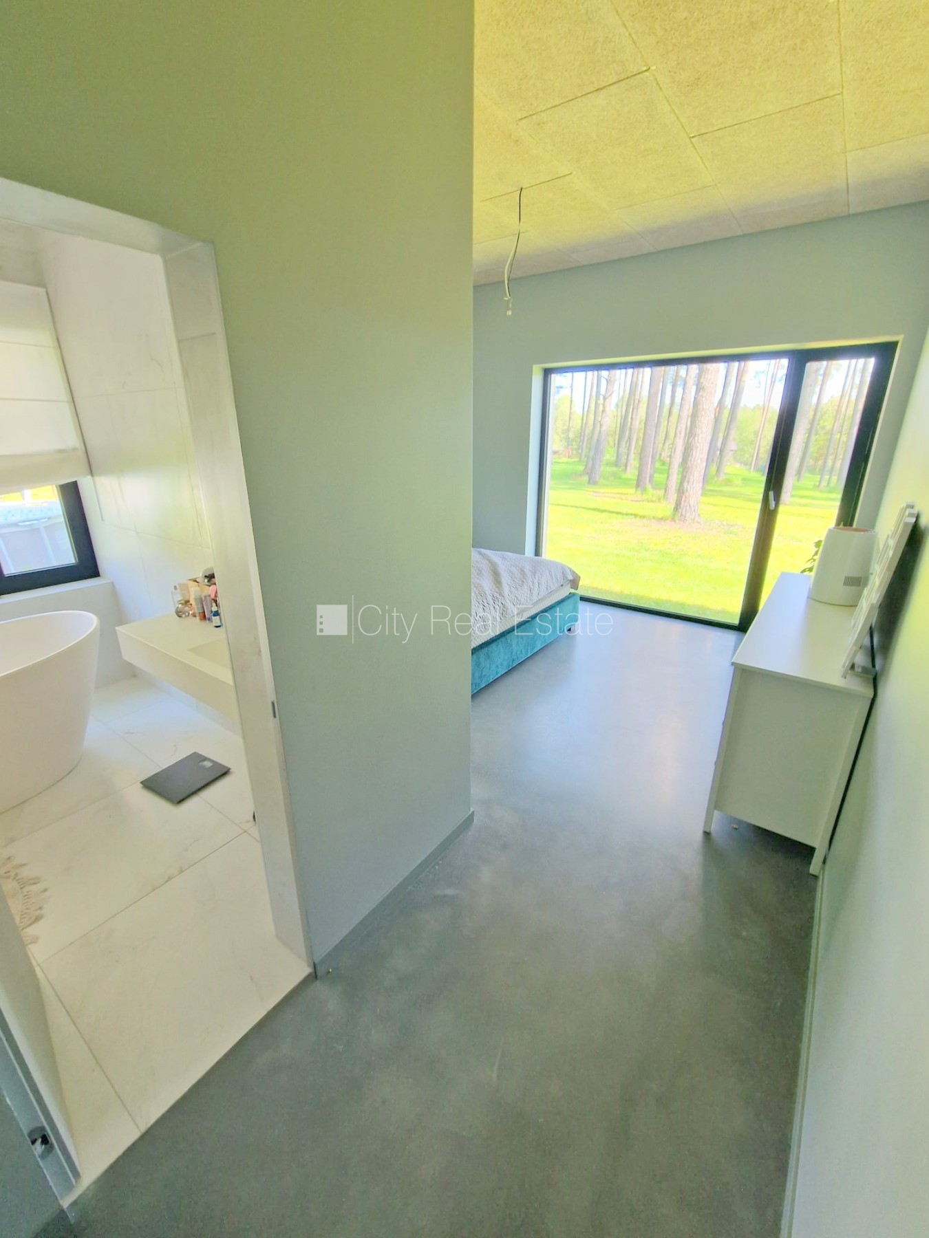 Sludinājumi. Privātmāja, jaunceltne, labiekārtota apzaļumota teritorija, slēgts pagalms, iežogota teritorija, Cena: 2200 EUR/mēn Foto #13