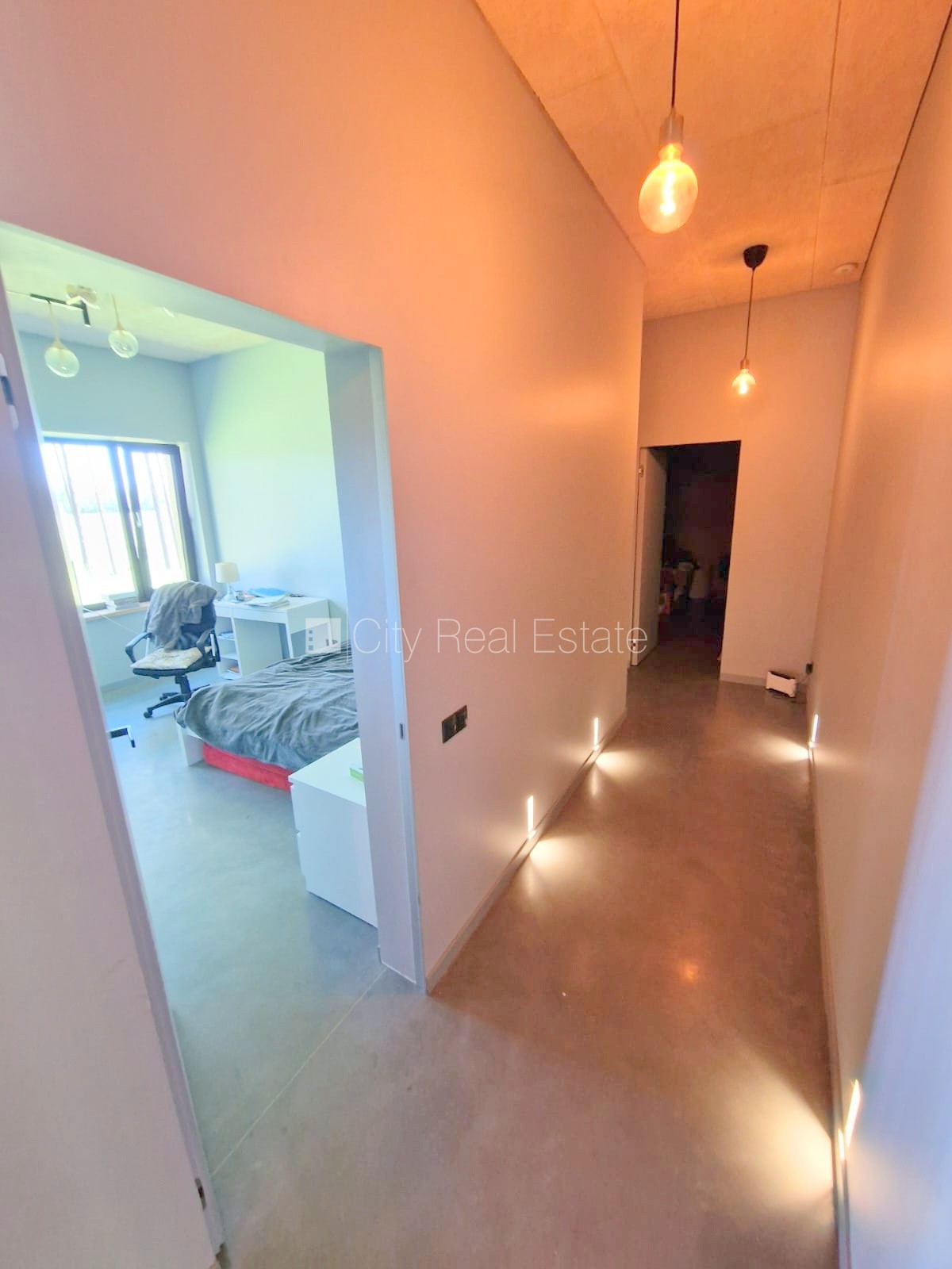 Sludinājumi. Privātmāja, jaunceltne, labiekārtota apzaļumota teritorija, slēgts pagalms, iežogota teritorija, Cena: 2200 EUR/mēn Foto #17