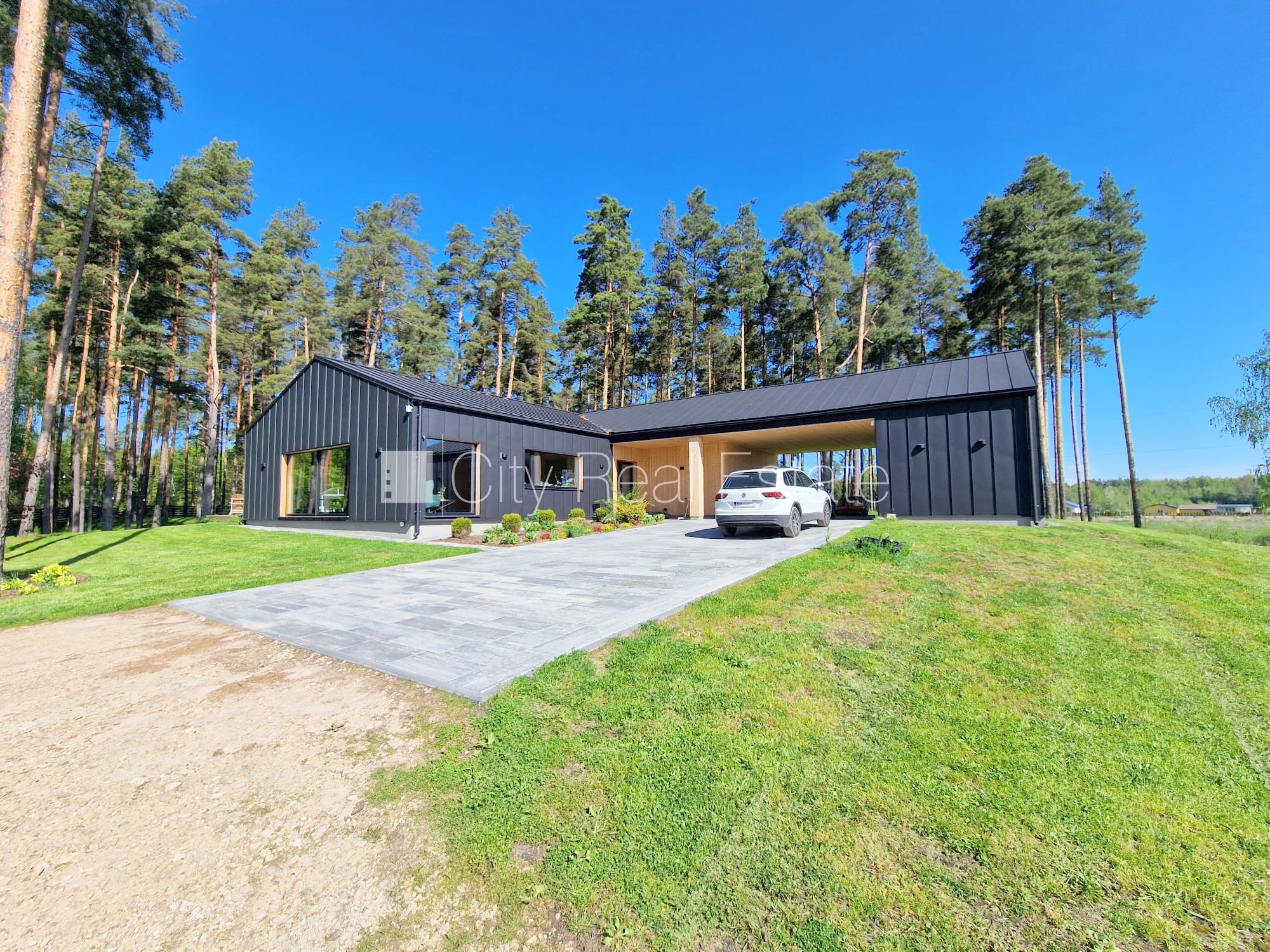 Sludinājumi. Privātmāja, jaunceltne, labiekārtota apzaļumota teritorija, slēgts pagalms, iežogota teritorija, Cena: 2200 EUR/mēn Foto #2