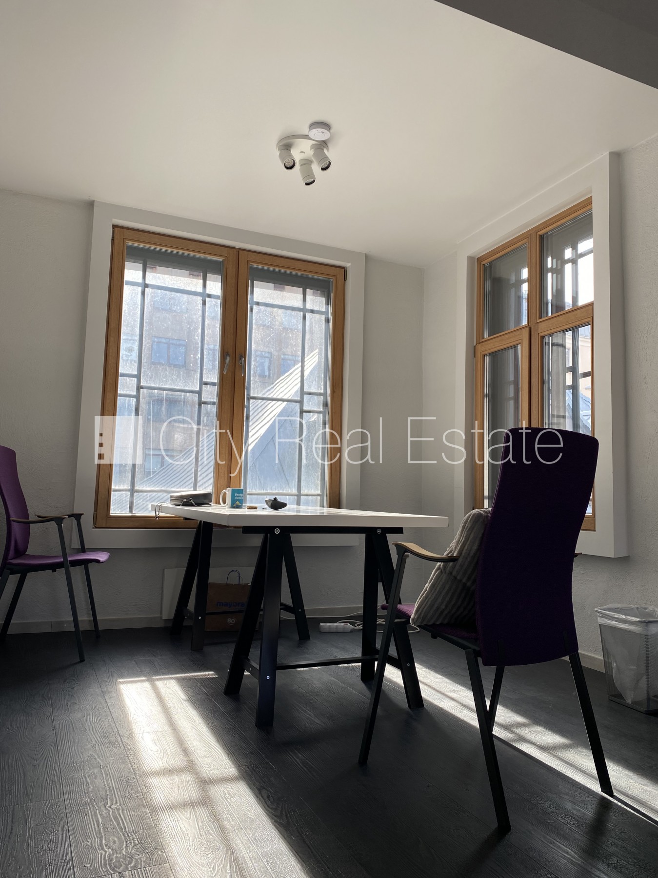 Объявление. Фасадный дом, реновированный дом, вход с улицы, полная отделка , совмещённый санузел, душевая Цена: 1163 EUR/мес. Foto #6