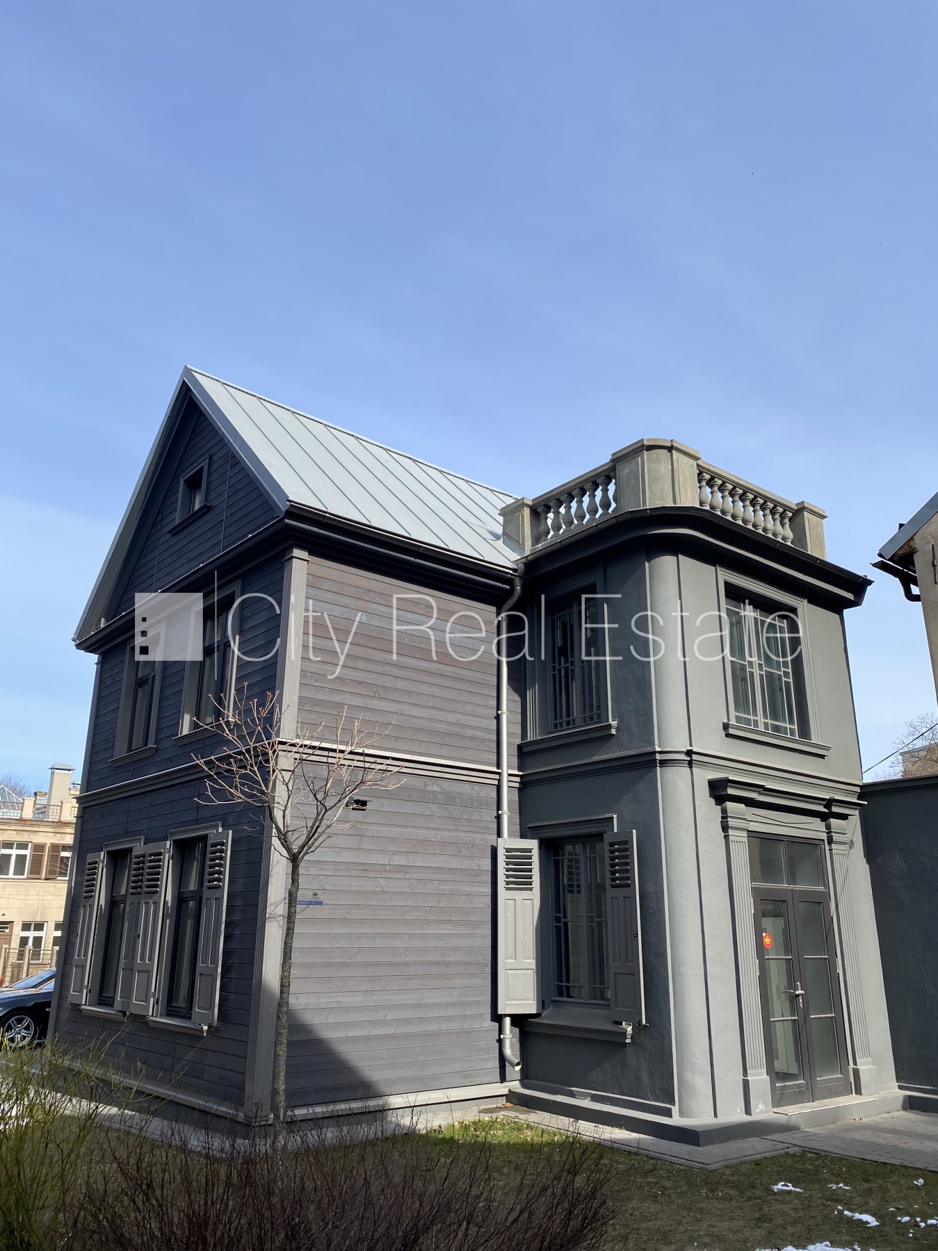 Объявление. Фасадный дом, реновированный дом, вход с улицы, полная отделка , совмещённый санузел, душевая Цена: 1163 EUR/мес. Foto #1