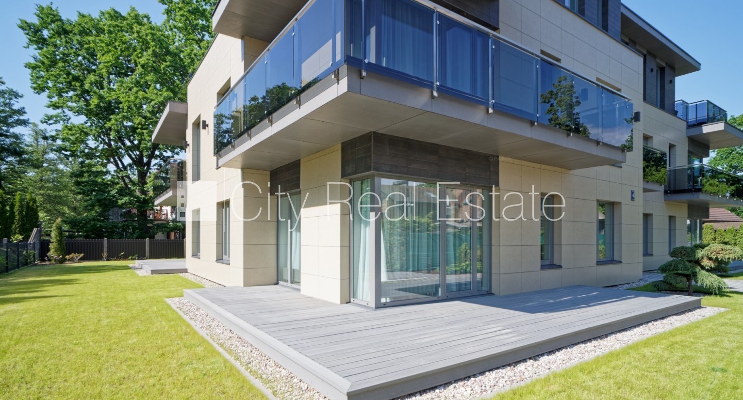 Sludinājumi. Jaunceltne, zaļā teritorija, labiekārtots apzaļumots pagalms, iežogota teritorija, iespēja nomāt Cena: 1600 EUR/mēn Foto #8