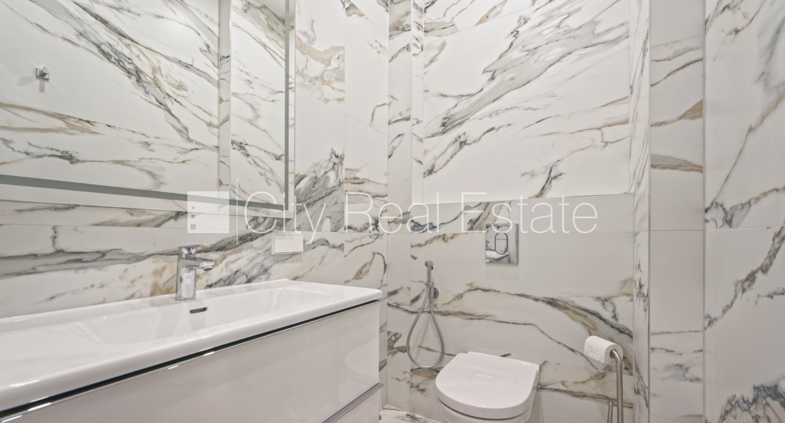 Sludinājumi. Jaunceltne, zaļā teritorija, labiekārtots apzaļumots pagalms, iežogota teritorija, iespēja nomāt Cena: 1600 EUR/mēn Foto #7