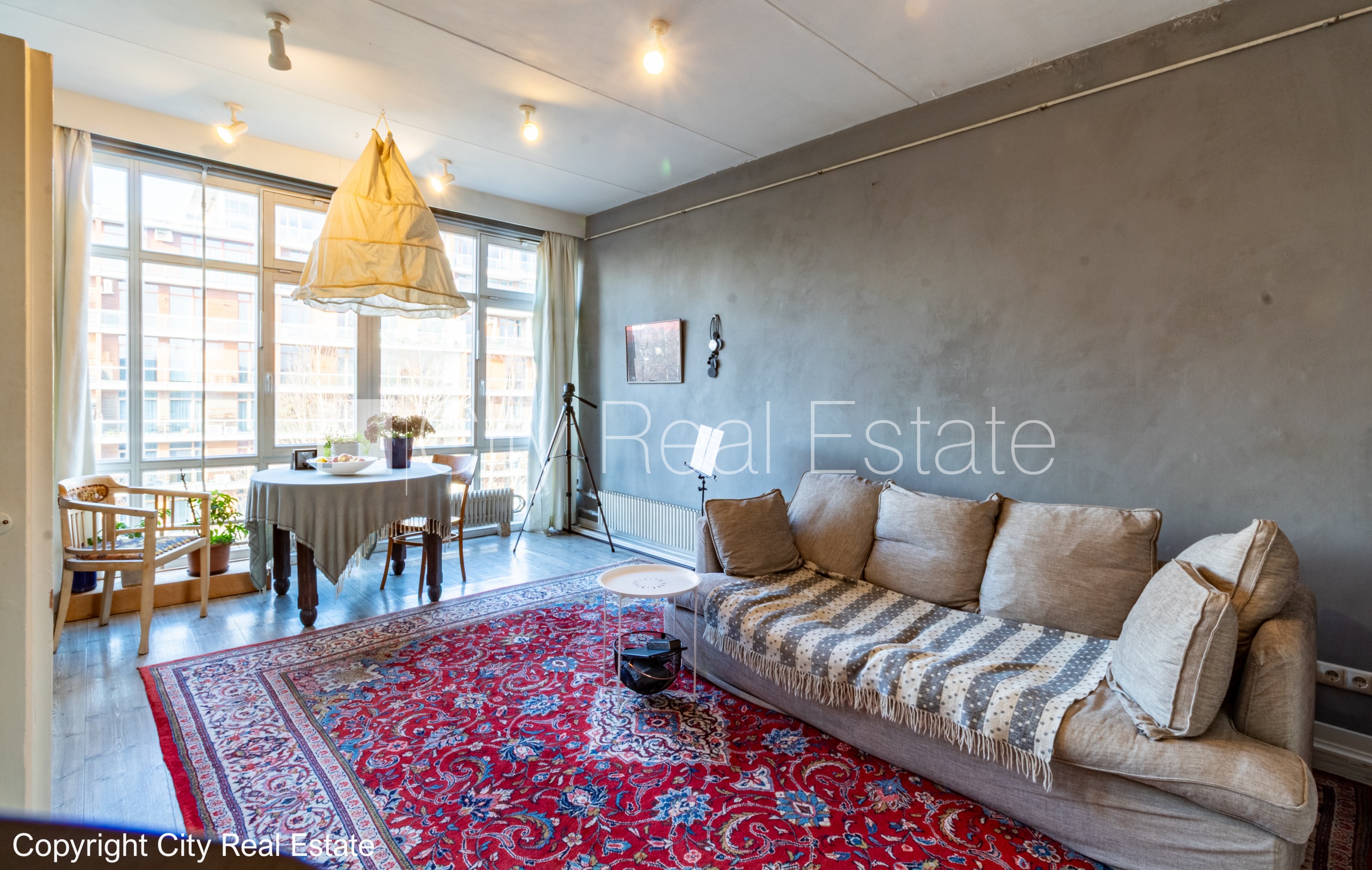 Sludinājumi. Fasādes māja, labiekārtots apzaļumots pagalms, vieta automašīnai, ieeja no ielas un pagalma, kāpņu Cena: 105000 EUR Foto #3