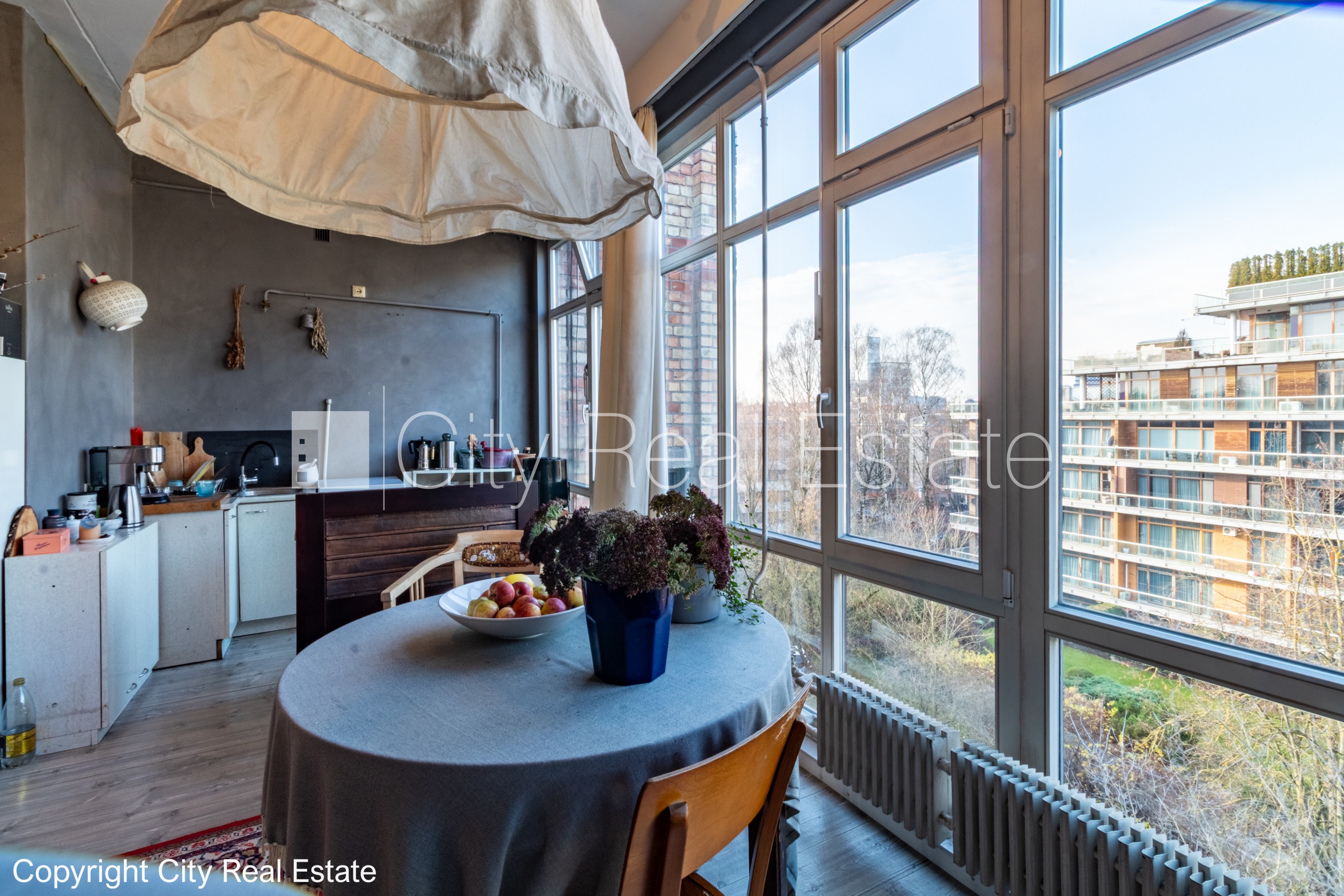 Sludinājumi. Fasādes māja, labiekārtots apzaļumots pagalms, vieta automašīnai, ieeja no ielas un pagalma, kāpņu Cena: 105000 EUR Foto #16