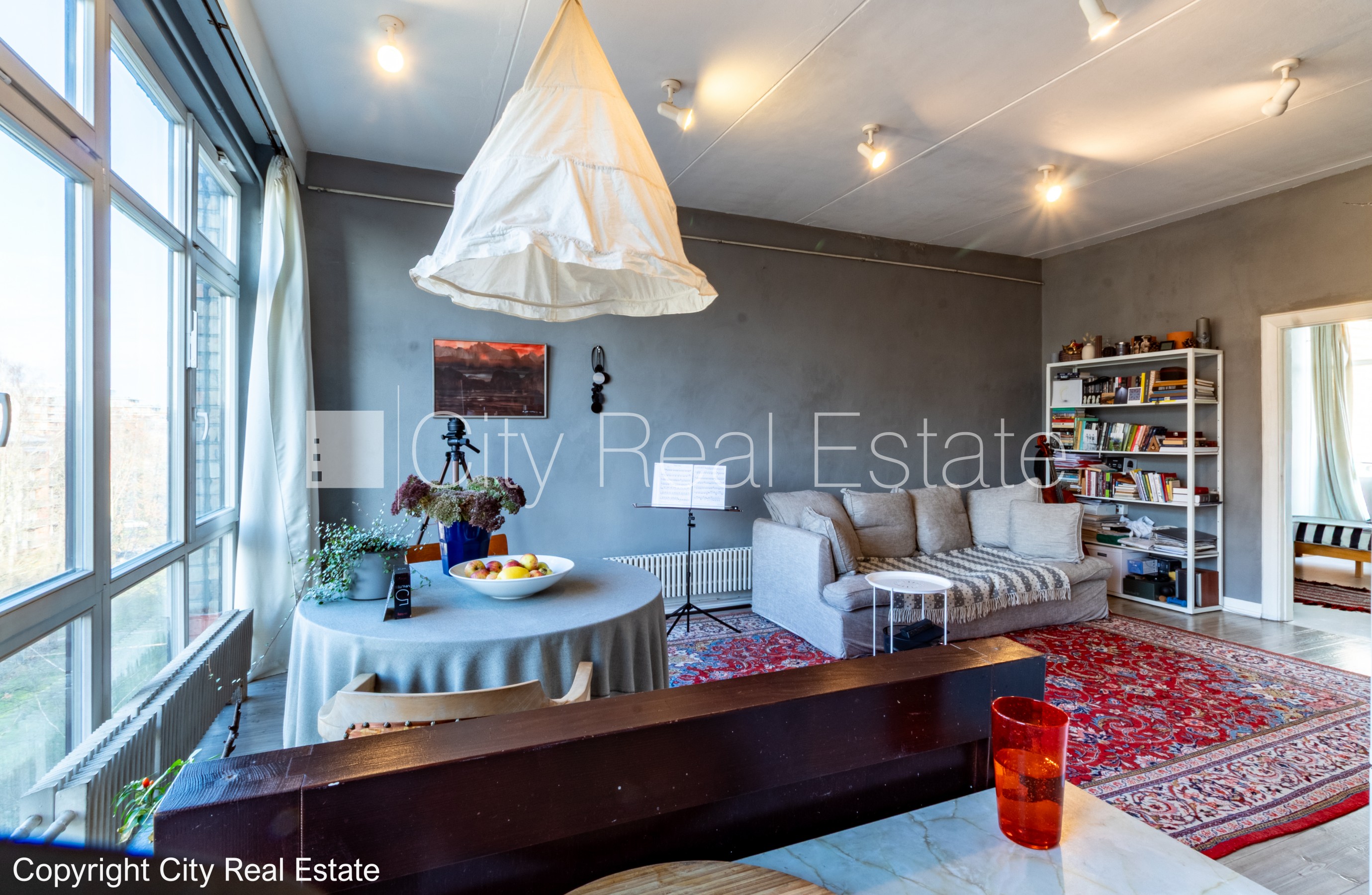 Sludinājumi. Fasādes māja, labiekārtots apzaļumots pagalms, vieta automašīnai, ieeja no ielas un pagalma, kāpņu Cena: 105000 EUR Foto #18