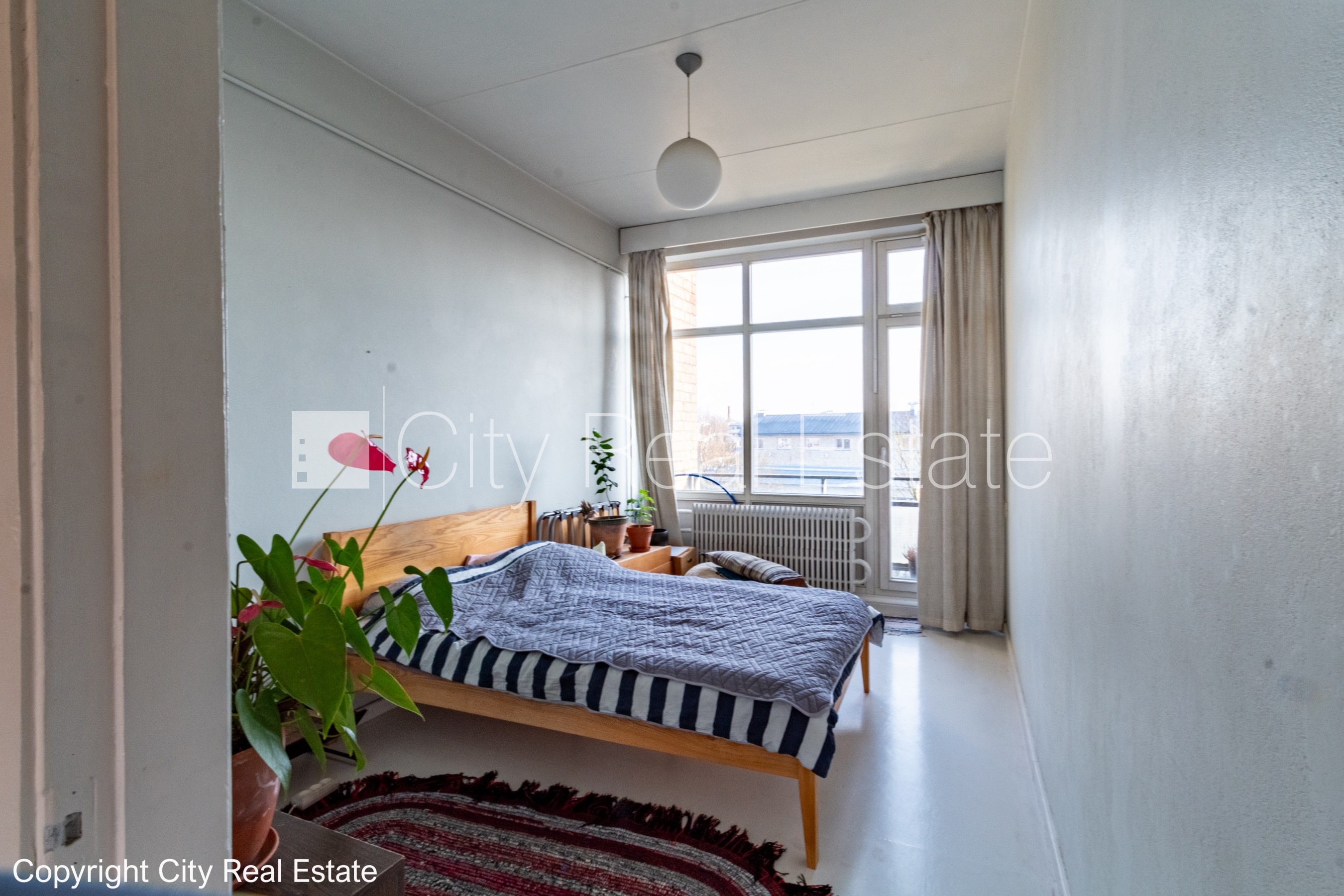 Sludinājumi. Fasādes māja, labiekārtots apzaļumots pagalms, vieta automašīnai, ieeja no ielas un pagalma, kāpņu Cena: 105000 EUR Foto #8