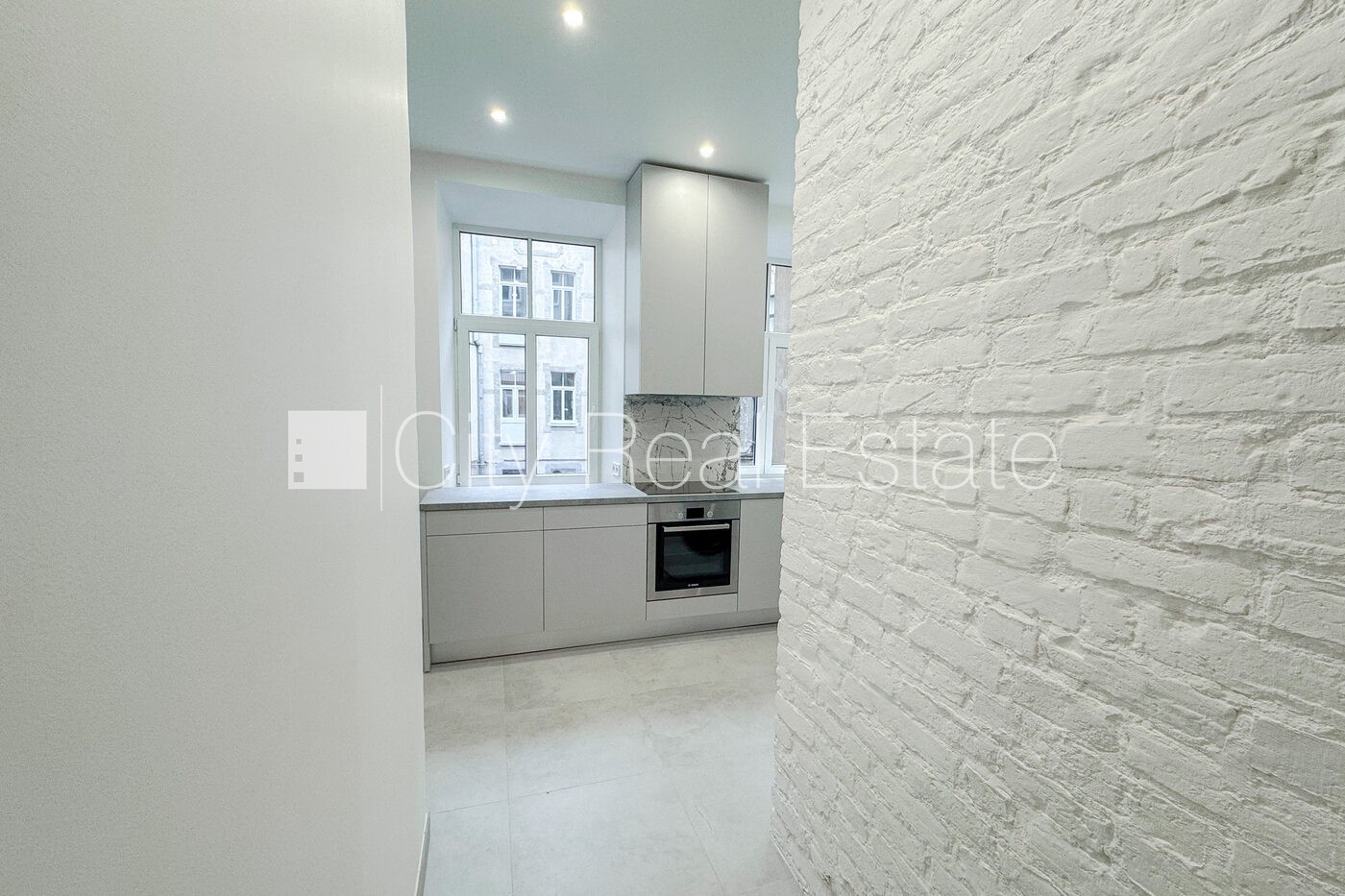 Sludinājumi. Fasādes māja, renovēta māja, slēgts pagalms, ieeja no ielas, luksuss apartamenti , logi vērsti uz Cena: 1500 EUR/mēn Foto #5