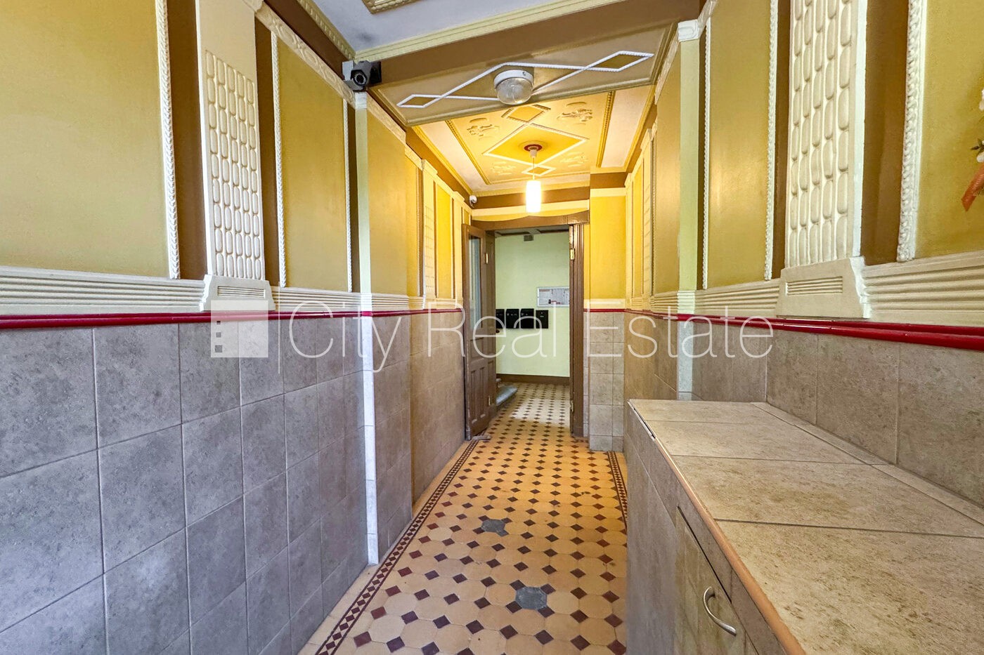 Sludinājumi. Fasādes māja, renovēta māja, slēgts pagalms, ieeja no ielas, luksuss apartamenti , logi vērsti uz Cena: 1500 EUR/mēn Foto #13