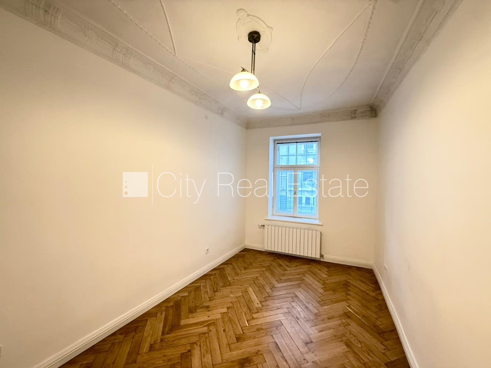 Sludinājumi. Fasādes māja, renovēta māja, slēgts pagalms, ieeja no ielas, luksuss apartamenti , logi vērsti uz Cena: 1500 EUR/mēn Foto #8