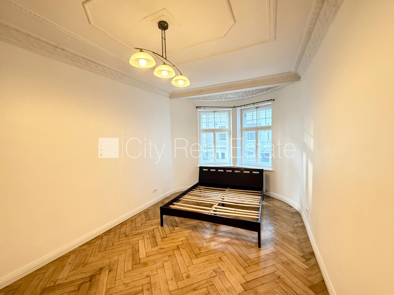 Sludinājumi. Fasādes māja, renovēta māja, slēgts pagalms, ieeja no ielas, luksuss apartamenti , logi vērsti uz Cena: 1500 EUR/mēn Foto #6