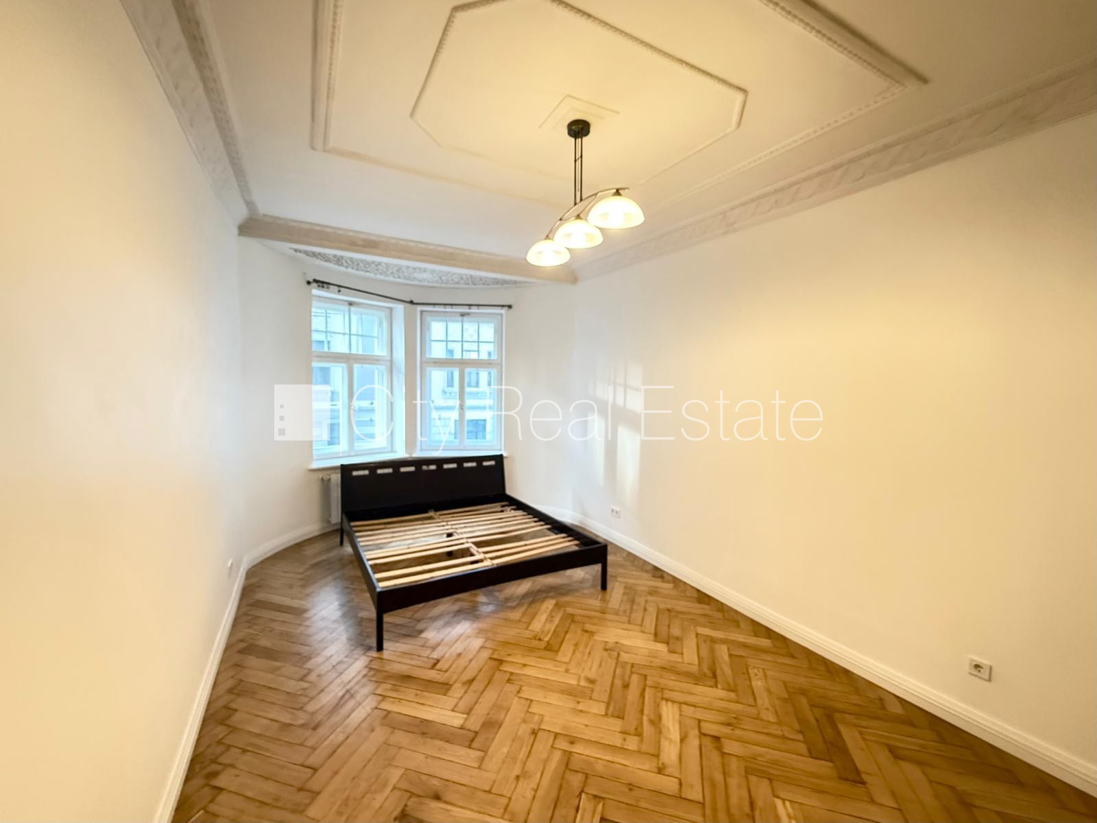 Sludinājumi. Fasādes māja, renovēta māja, slēgts pagalms, ieeja no ielas, luksuss apartamenti , logi vērsti uz Cena: 1500 EUR/mēn Foto #7