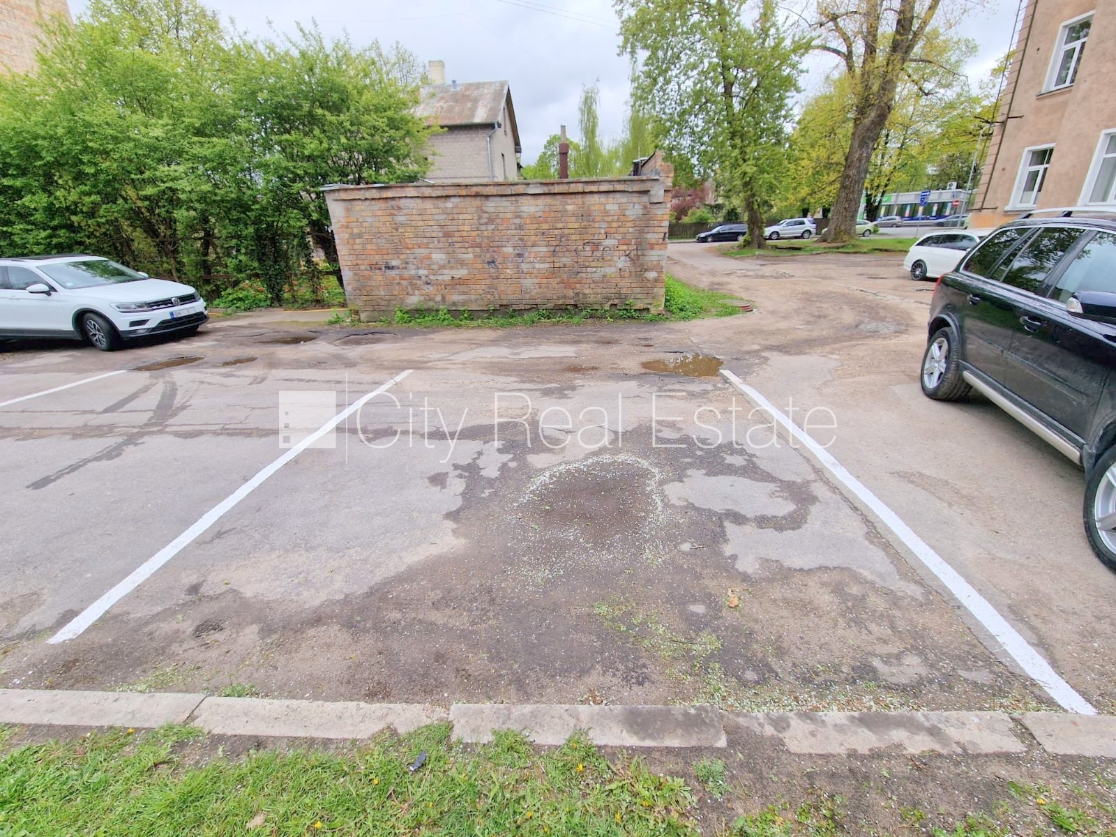 Объявление. Место для машины, возможность аренды парковки, CITY REAL ESTATE ID - 517491 
 Дополнительная Цена: 60 EUR/мес. Foto #2