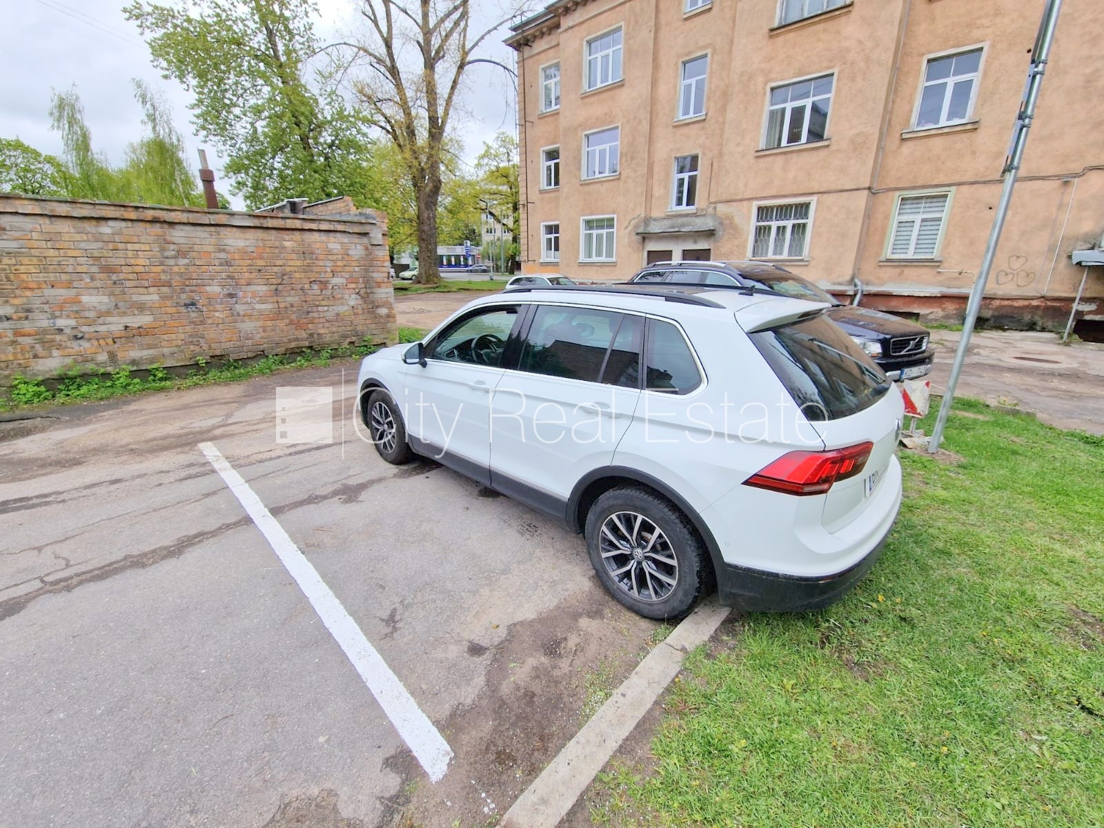 Объявление. Место для машины, возможность аренды парковки, CITY REAL ESTATE ID - 517491 
 Дополнительная Цена: 60 EUR/мес. Foto #4