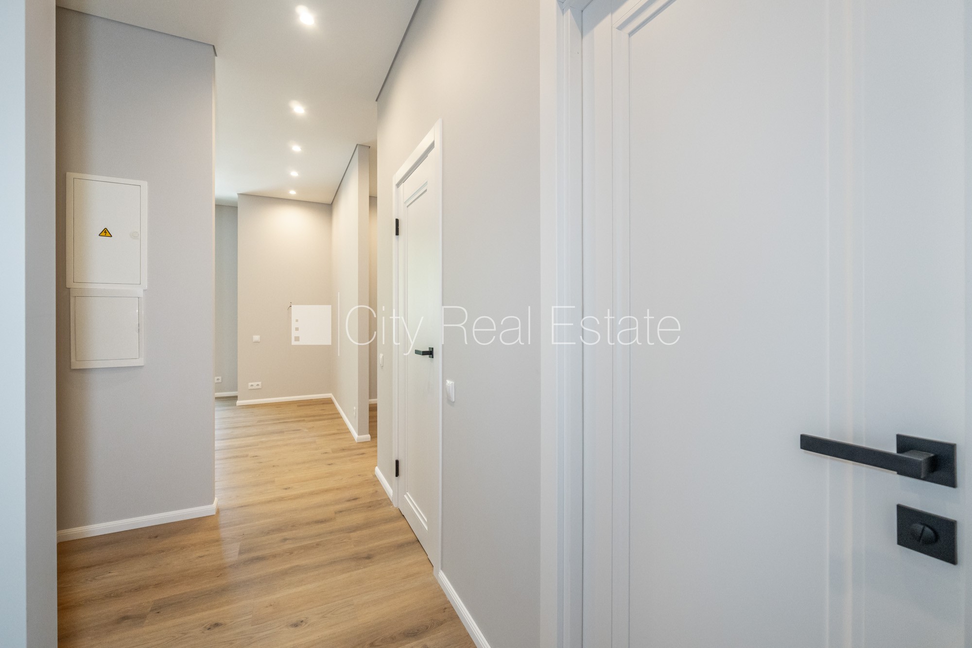 Sludinājumi. Jaunceltne, zaļā teritorija, slēgta teritorija, teritorijas iebrauktuves vārti aprīkoti ar Cena: 155925 EUR Foto #18