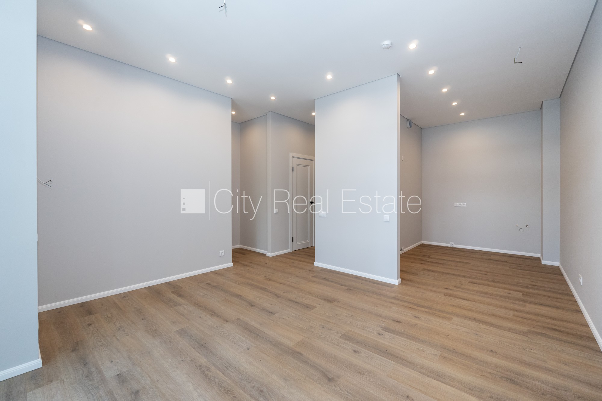 Sludinājumi. Jaunceltne, zaļā teritorija, slēgta teritorija, teritorijas iebrauktuves vārti aprīkoti ar Cena: 155925 EUR Foto #10